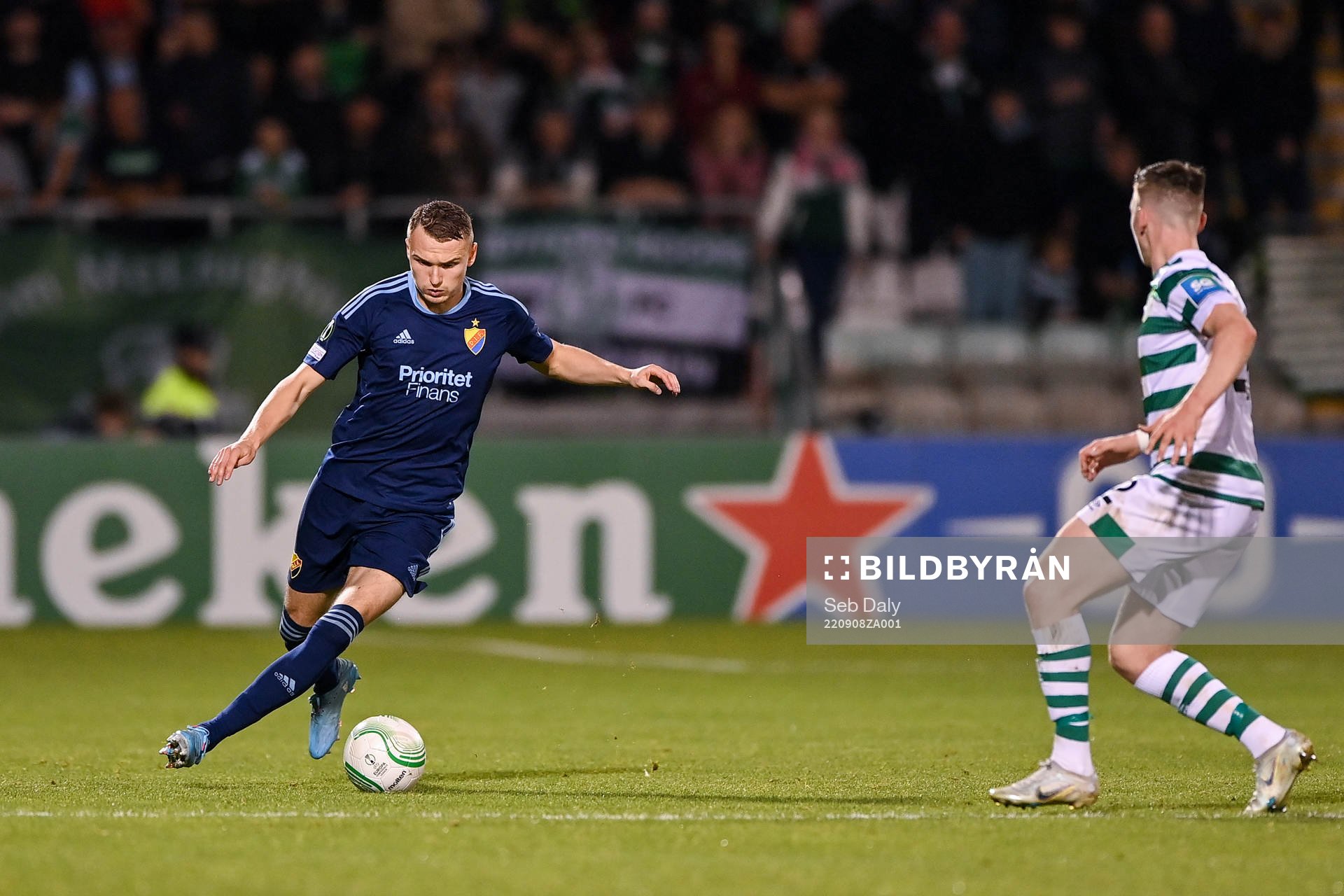 Piotr Johansson of Djurgården and Andrew Lyons of Shamrock