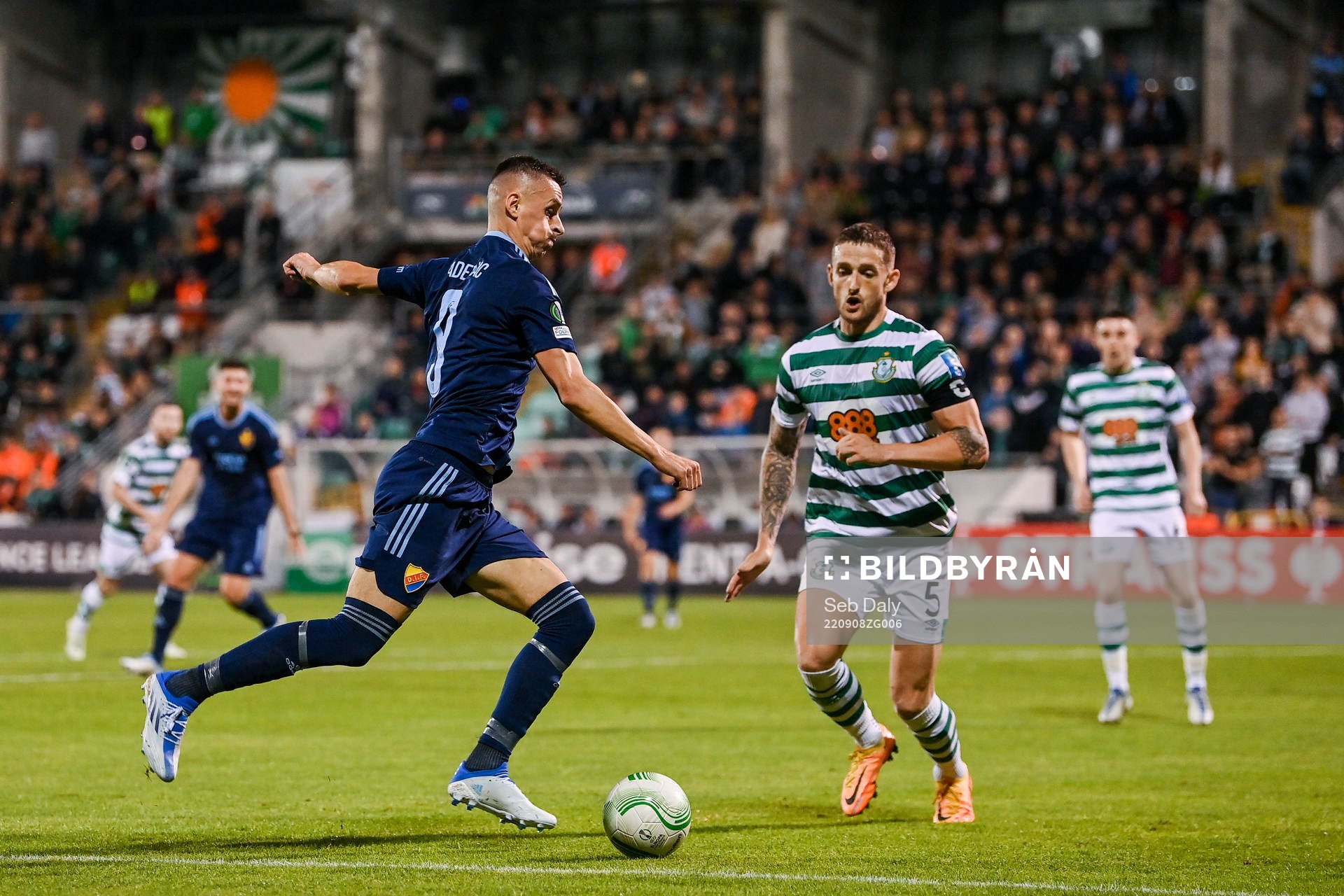 Haris Radetinac of Djurgården and Lee Grace of Shamrock