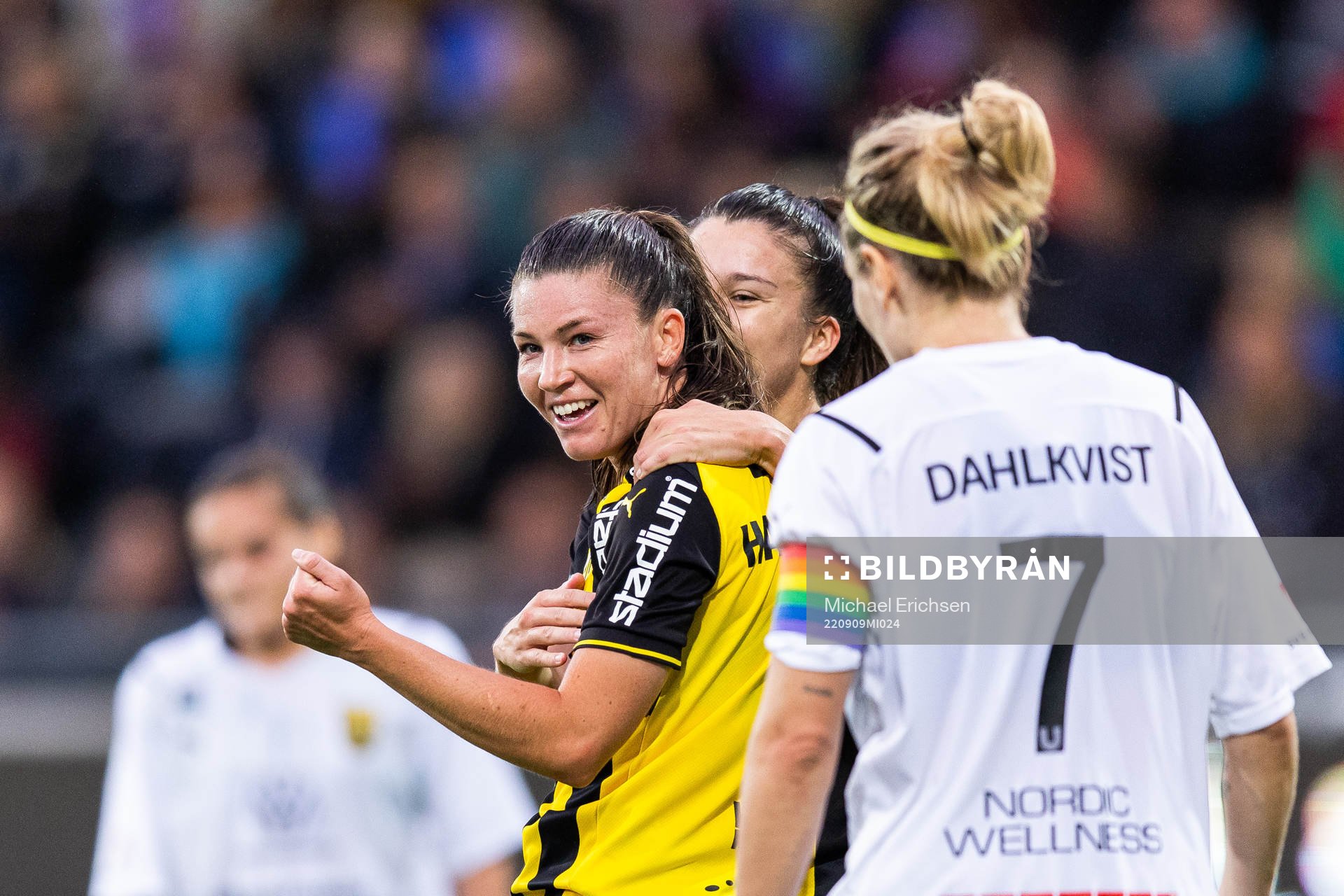Häckens Pauline Hammarlund jublar