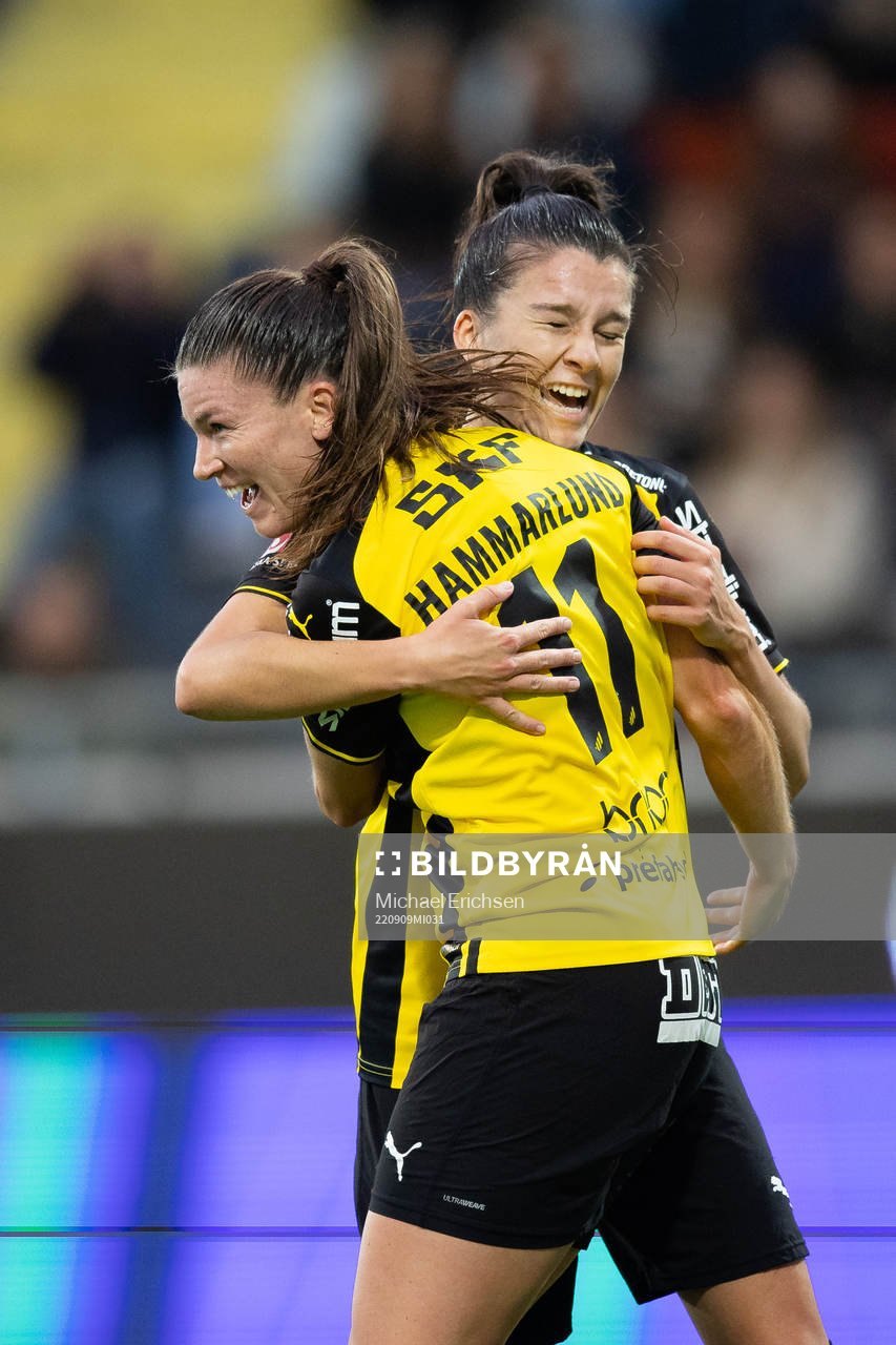 Häckens Pauline Hammarlund jublar