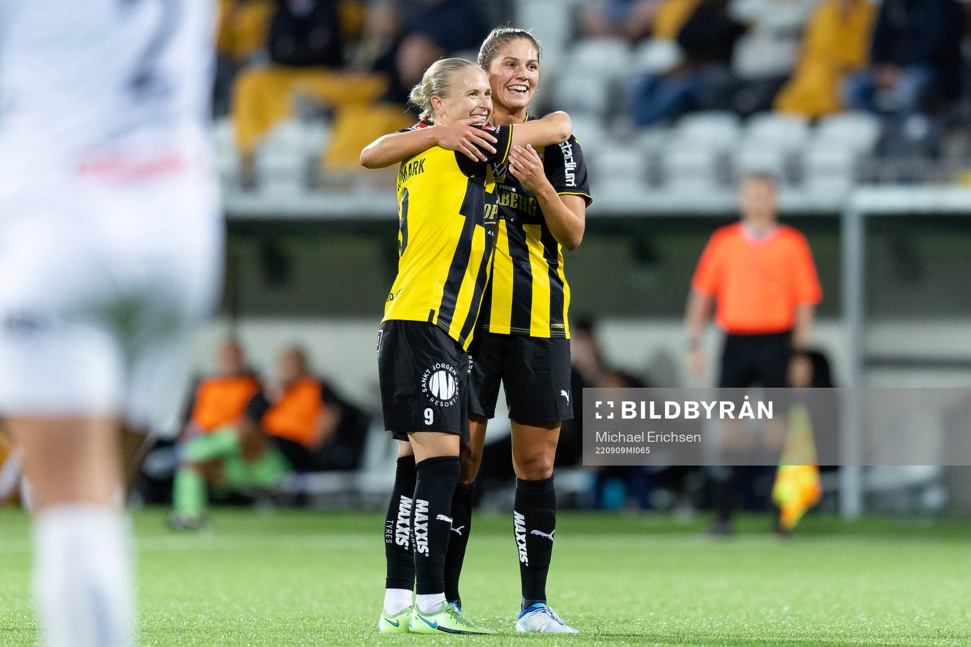 Häckens Mille Gejl Jensen jublar ihop med Filippa Curmark