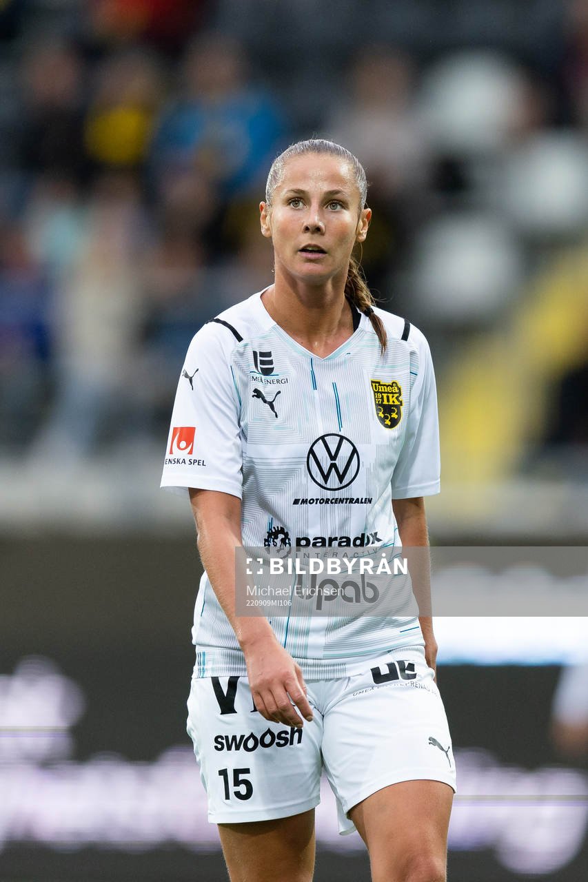 Umeås Olivia Holm under fotbollsmatchen i Damallsvenskan mellan Häcken och Umeå den 9 september 2022 i Göteborg. 