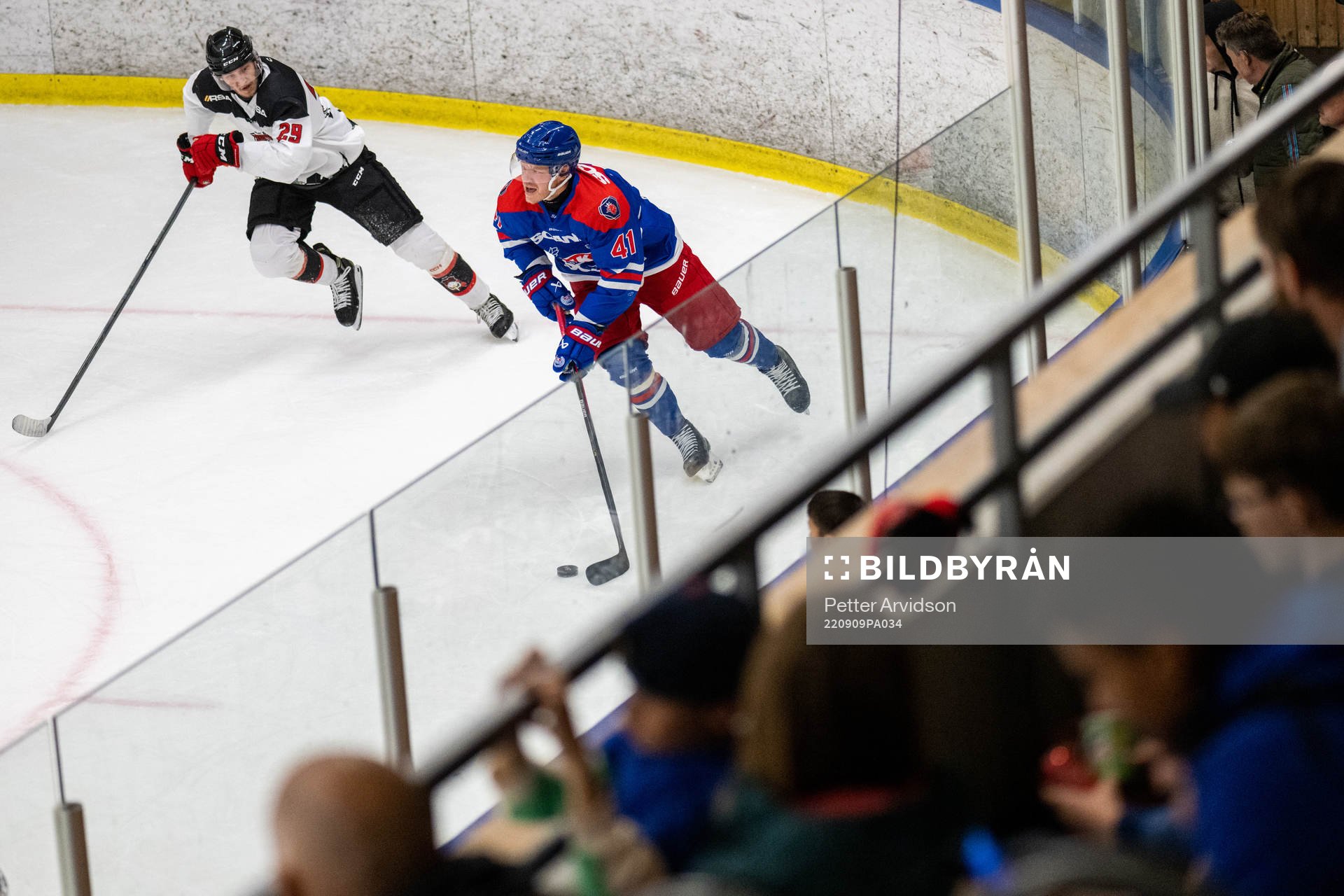 Malmö Redhawks Eric Engstrand och Oskarshamns Johan