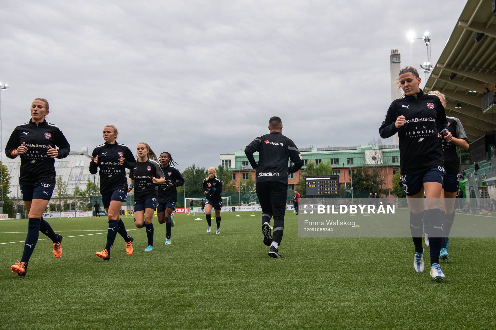 FC Rosengårds Emma Berglund och Olivia Schough