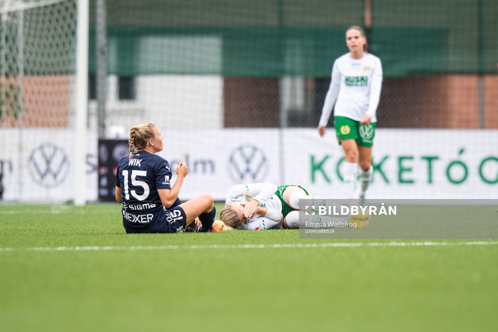 FC Rosengårds Jessica Wik reagerar på ett domslut och