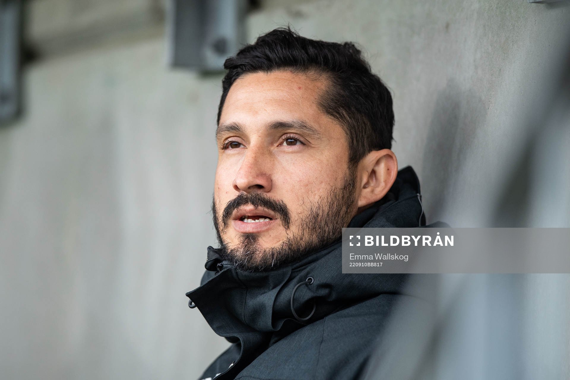 Hammarbys tränare Pablo Pinones-Arce inför fotbollsmatchen i Damallsvenskan mellan Hammarby och FC Rosengård den 10 september 2022 i Stockholm.