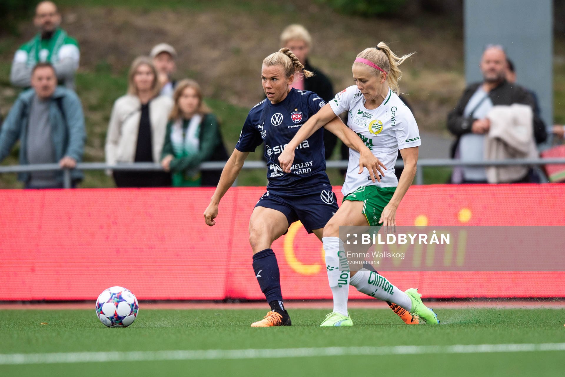 FC Rosengårds Jessica Wik och Hammarbys Adelina Engman