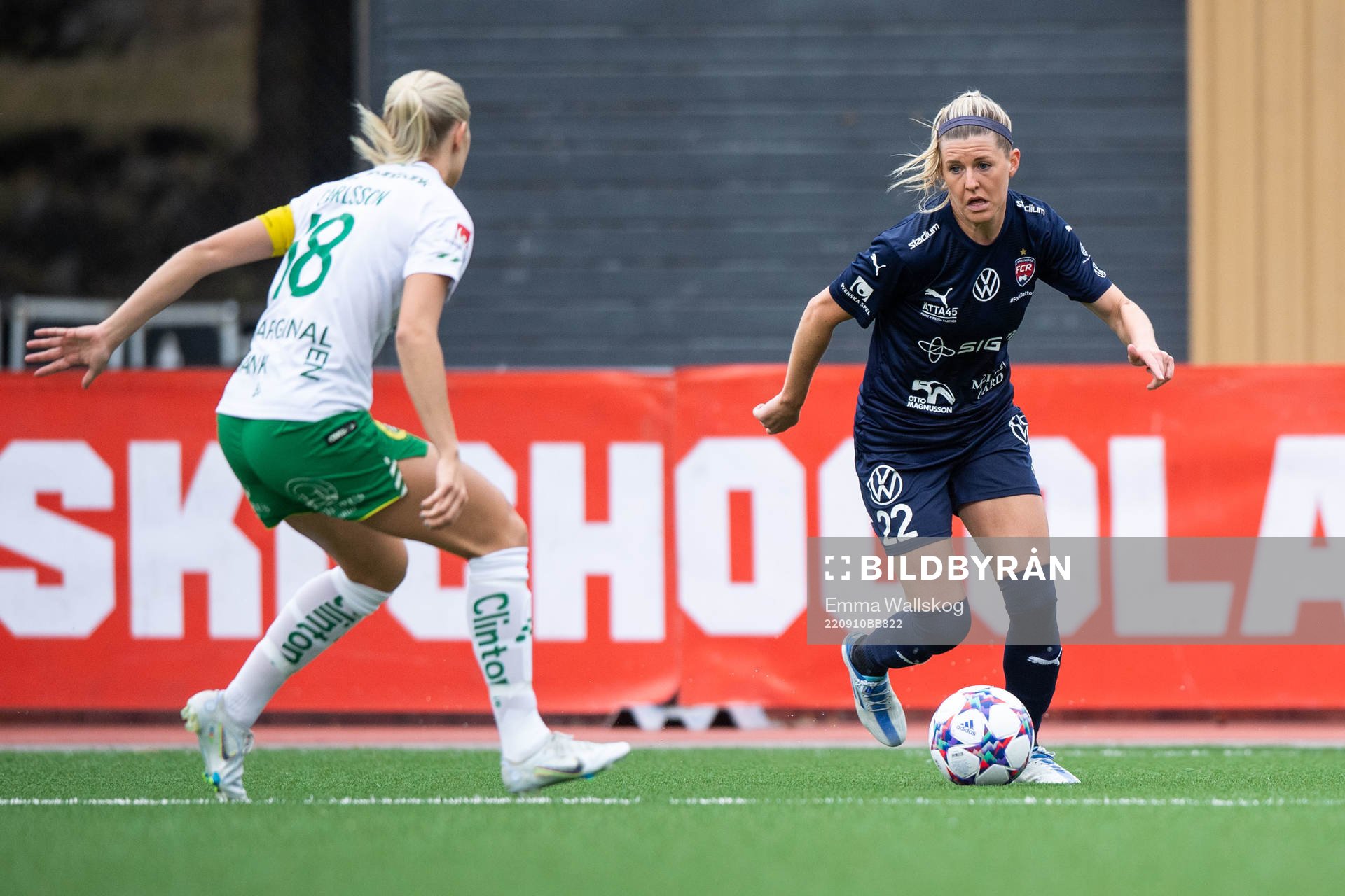 Hammarbys Alice Carlsson och FC Rosengårds Olivia Schough