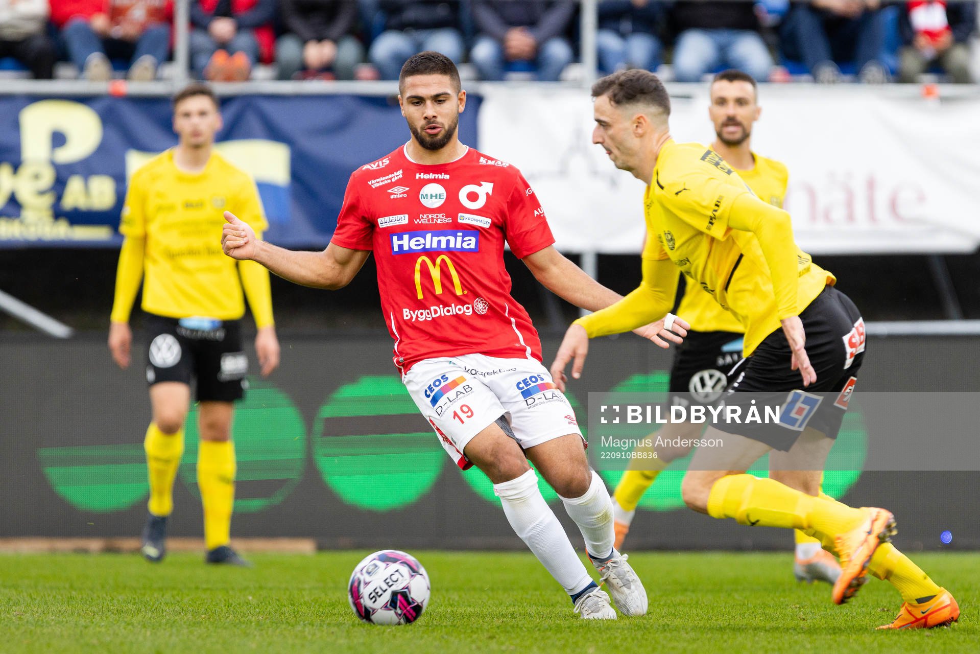 Degerfors Omar Faraj och Mjällbys Jetmir Haliti