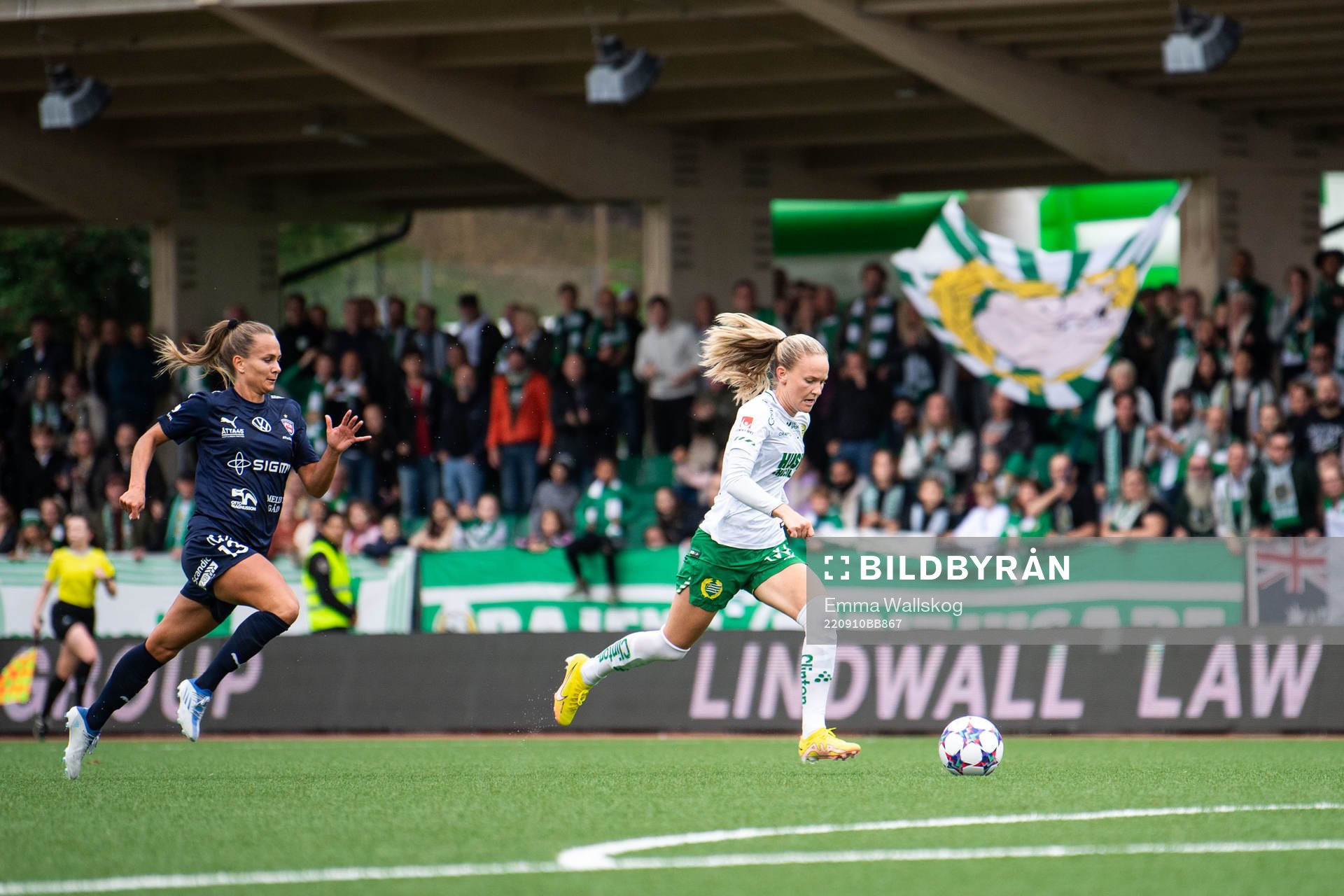 FC Rosengårds Frederikke Thögersen och Hammarbys Matilda
