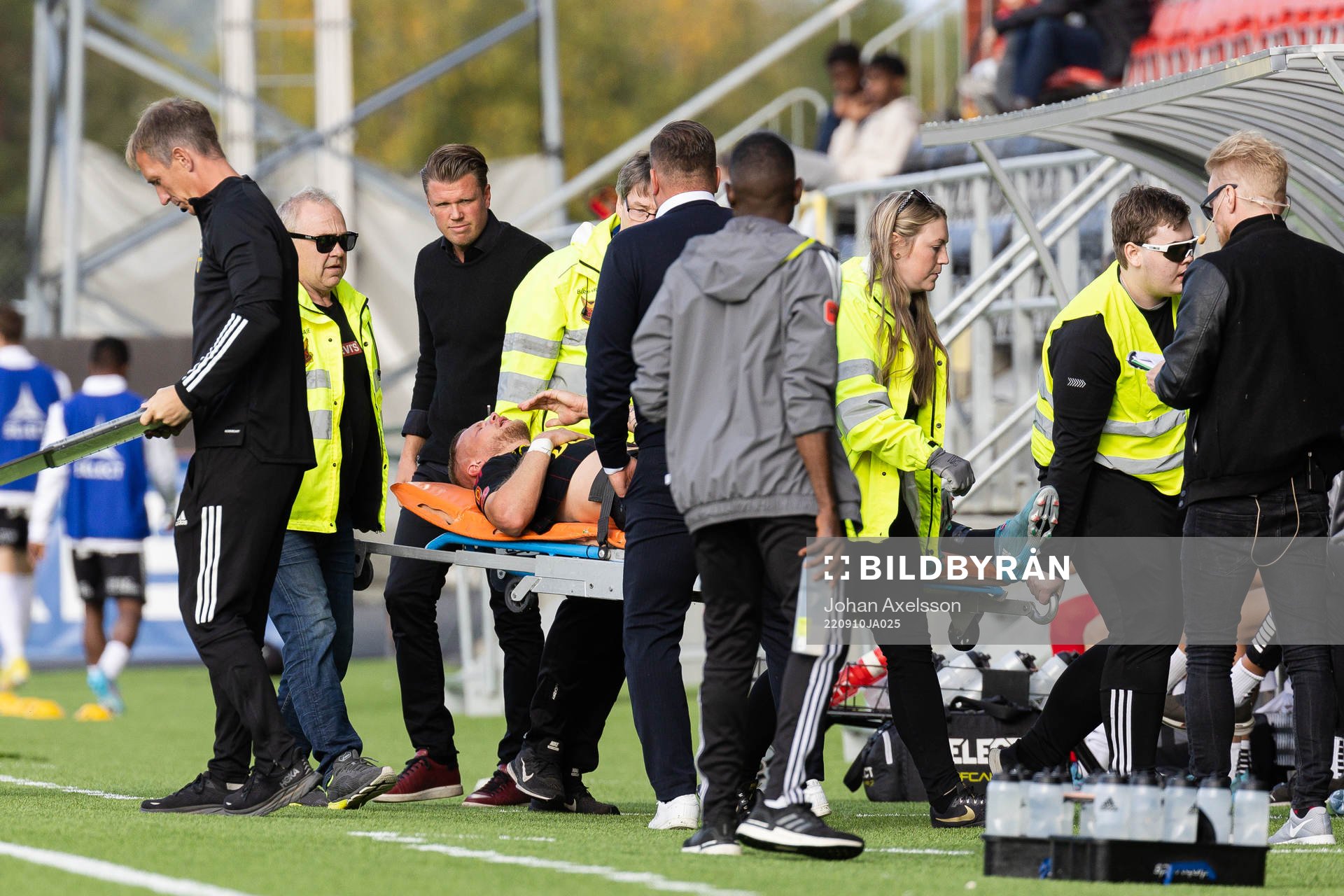Östersunds Kevin Jablinski lämnar planen