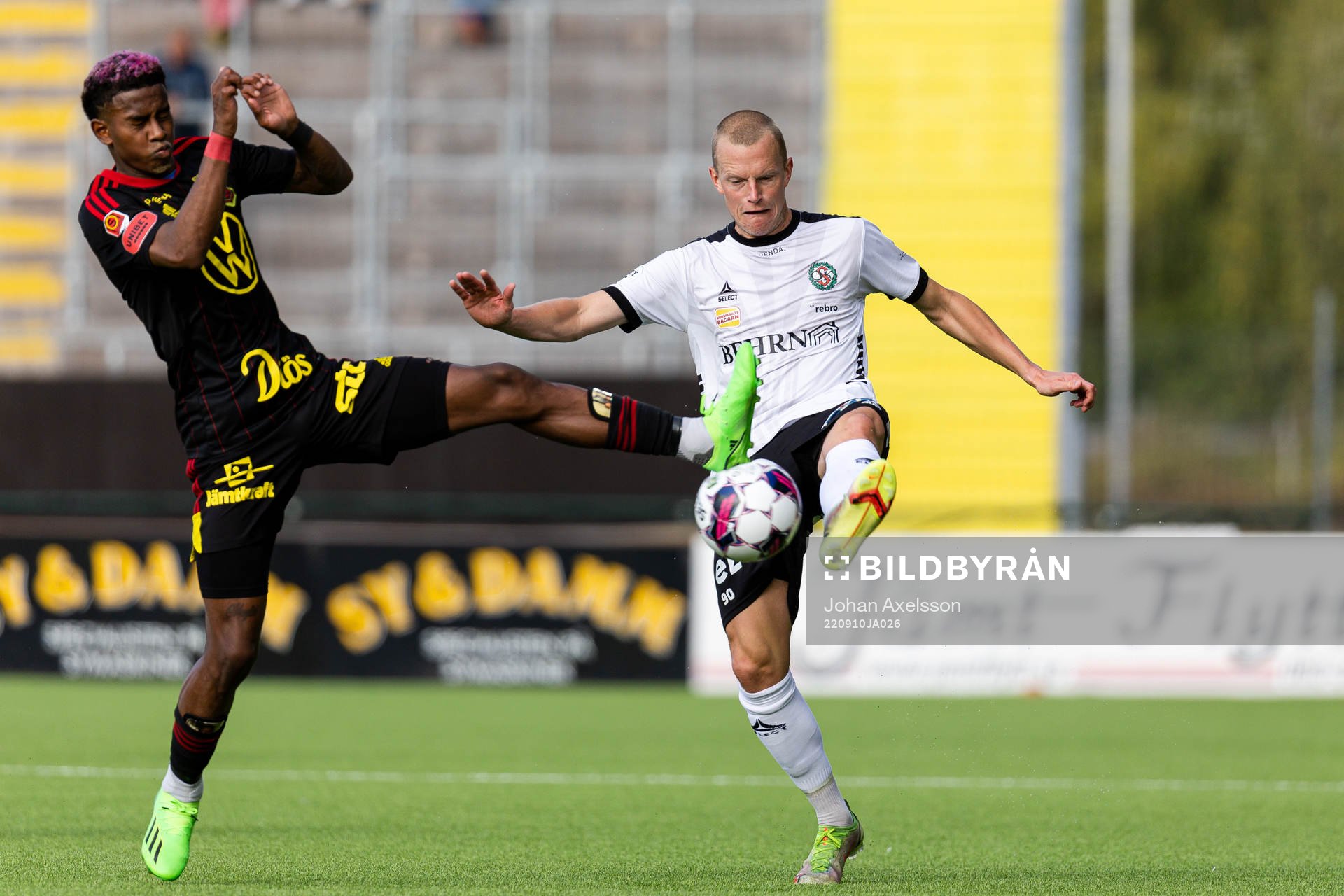 Östersunds Chovanie Amatkarijo och Örebros Daniel