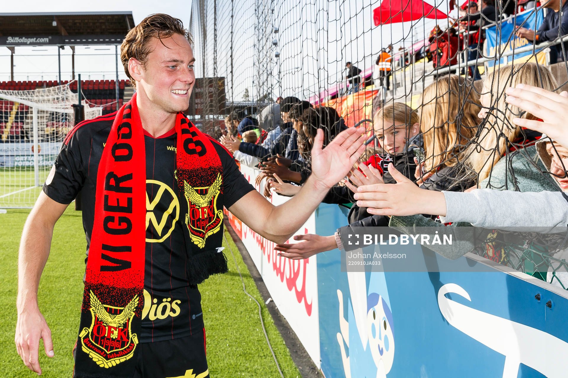 Östersunds Cesar Weilid jublar med publiken