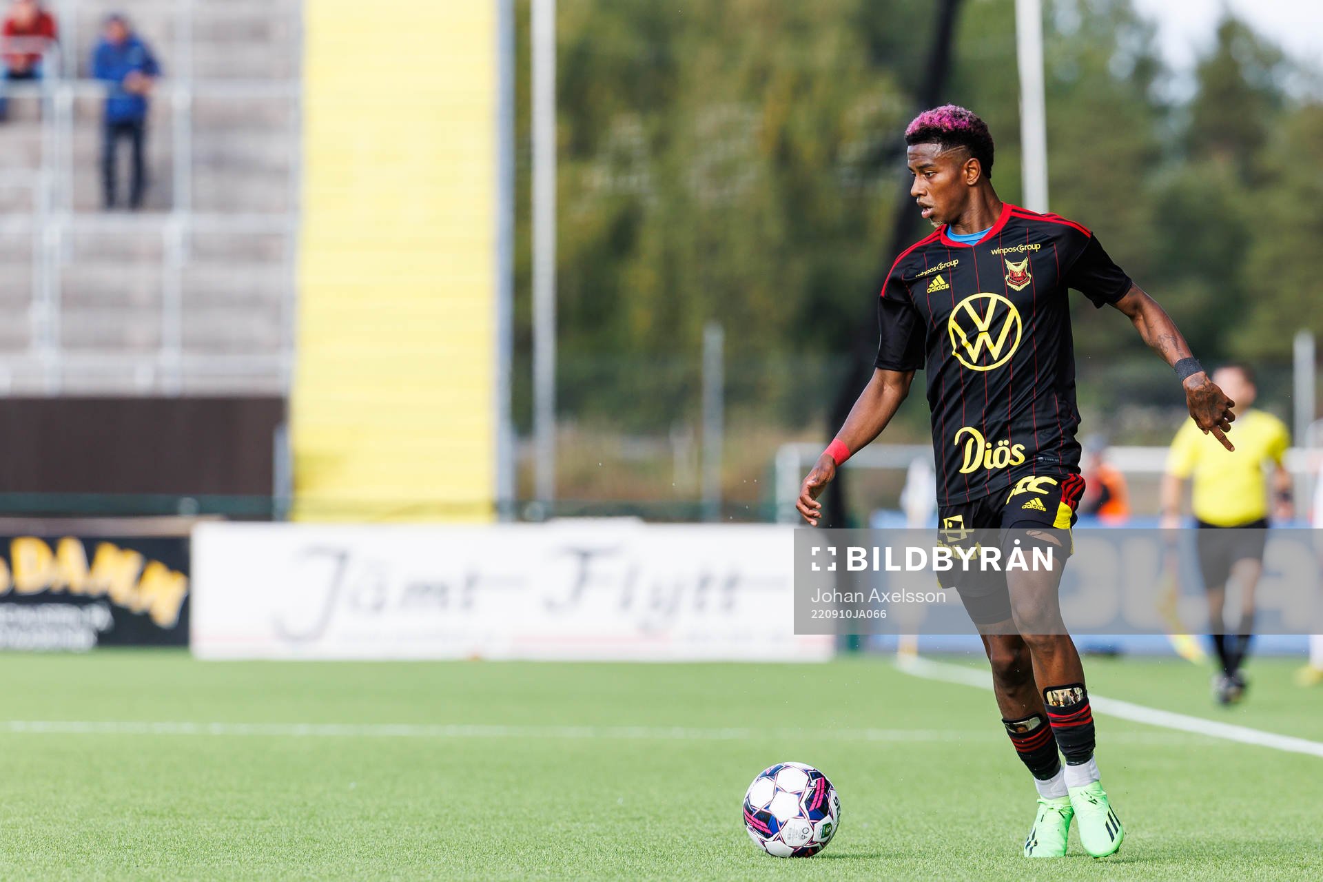 Östersunds Chovanie Amatkarijo under fotbollsmatchen i Superettan mellan Östersund och Örebro den 10 september 2022 i Östersund. 
