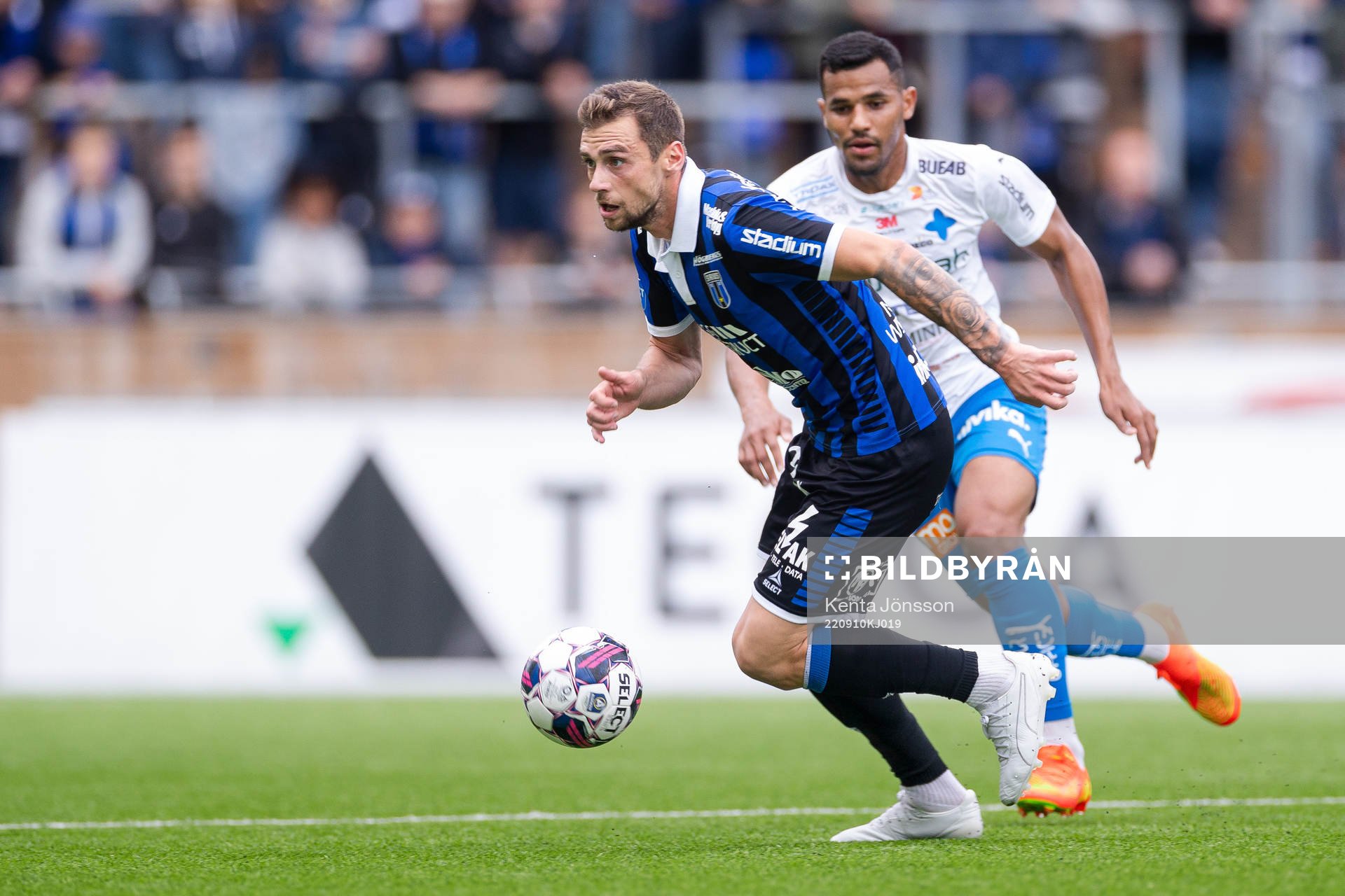 Sirius Filip Rogic och Värnamos Bernardo Vilar Estevao