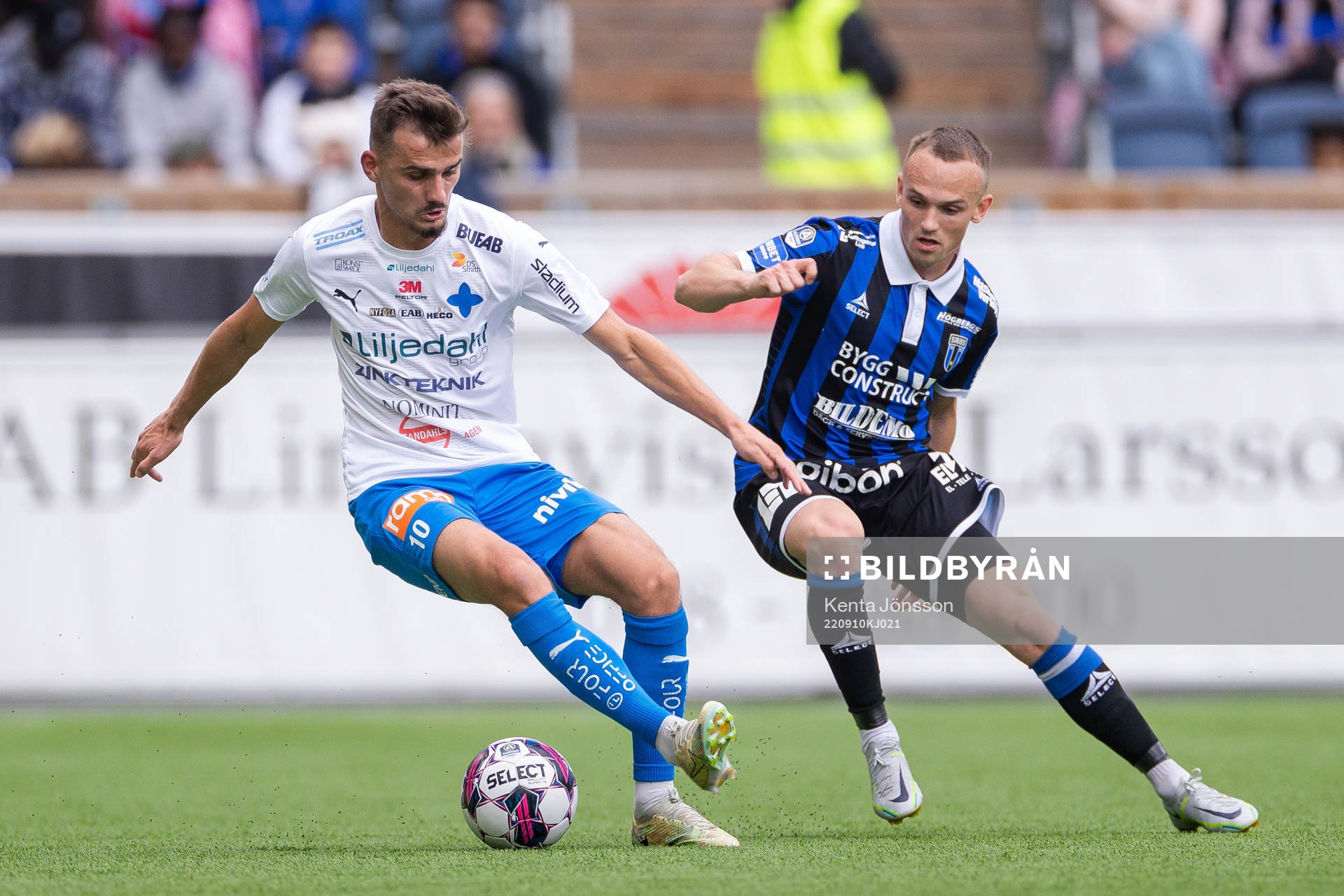Värnamos Ajdin Zeljkovic och Sirius Aron Bjarnason