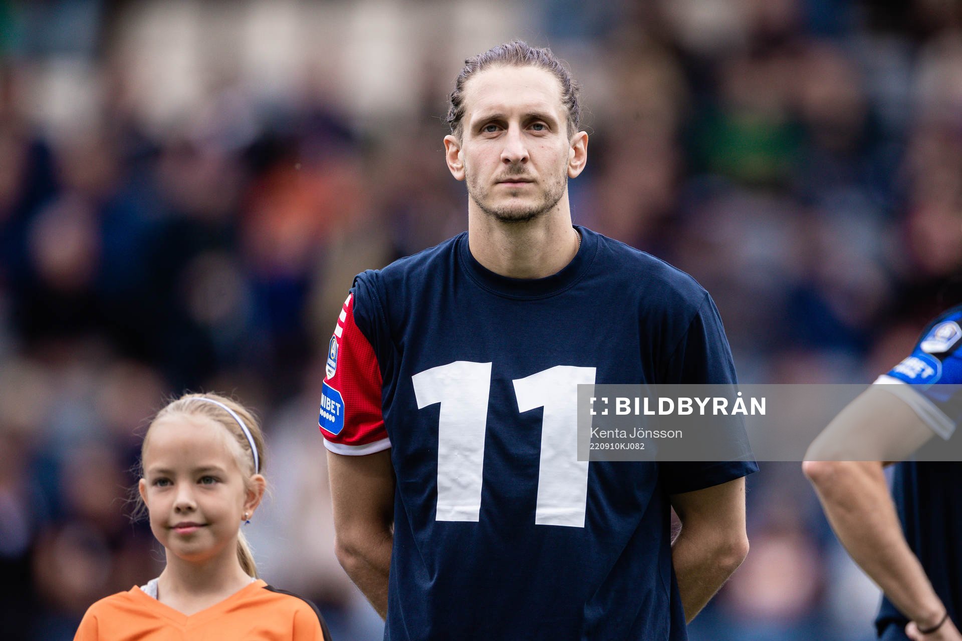 Sirius målvakt David Mitov Nilsson med hyllningströja