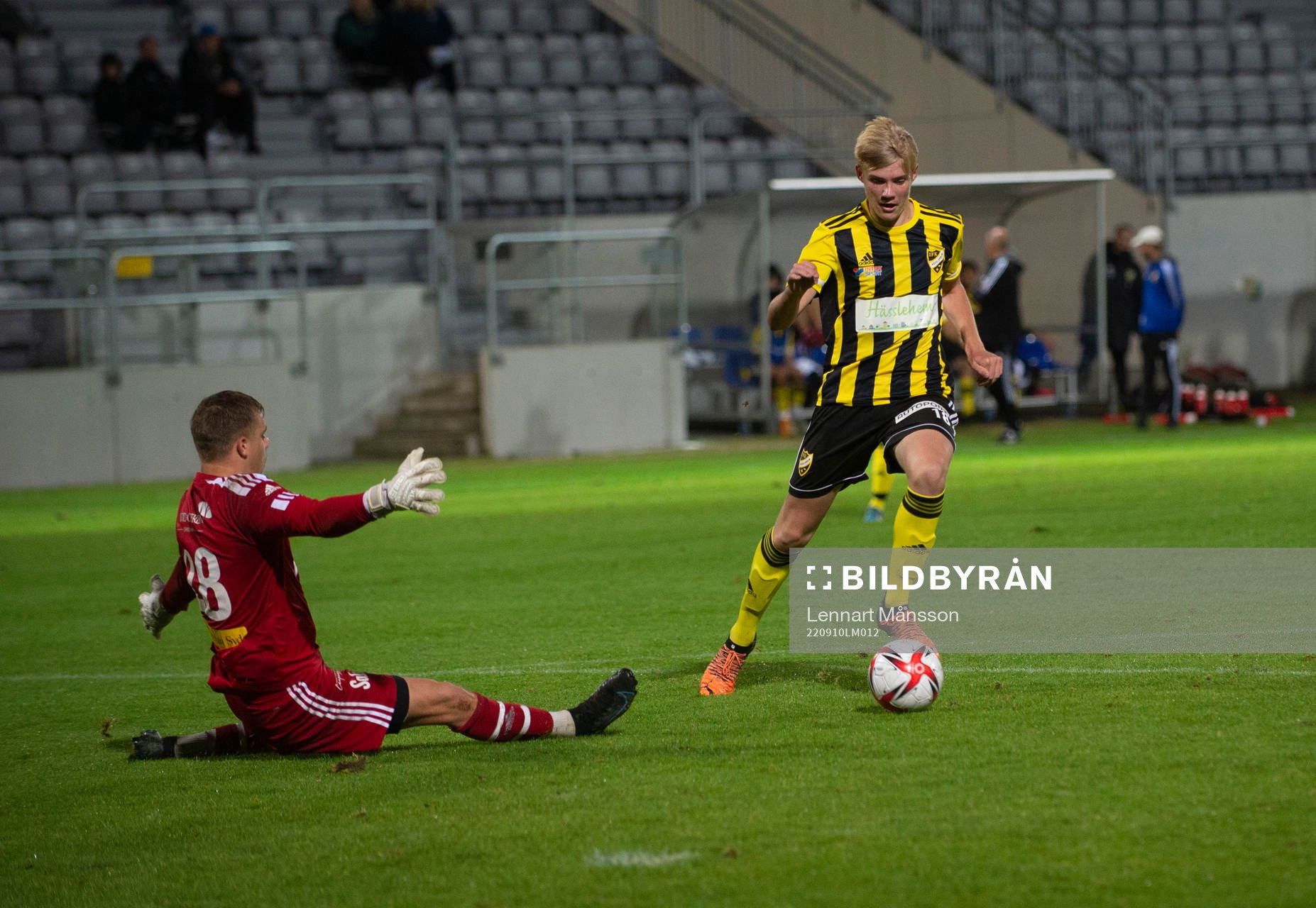 IFK Hässleholms  Linus Roslund i matchen i DM mellan IFK Hässleholm och IFK Simrishamn i Hässleholm 13 september 2022.
