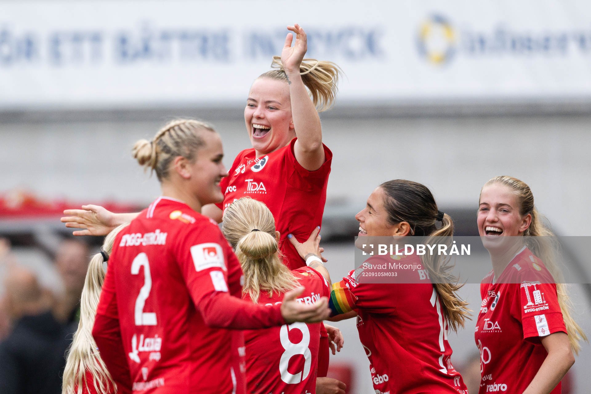 Örebros Berglind Ros Augustdottir jublar