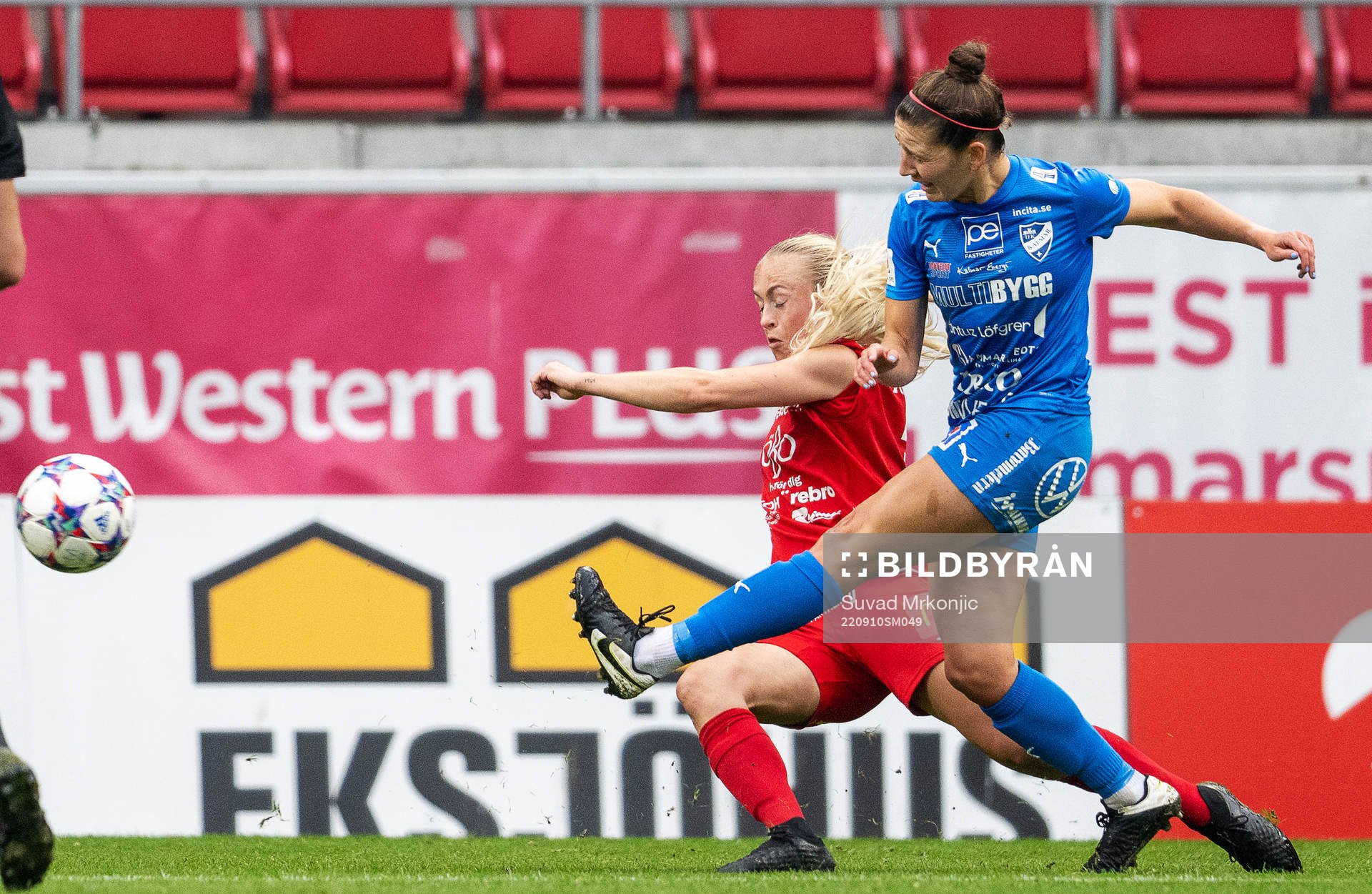 Örebros Michaela Kovacs och Kalmars Jessica Ayers