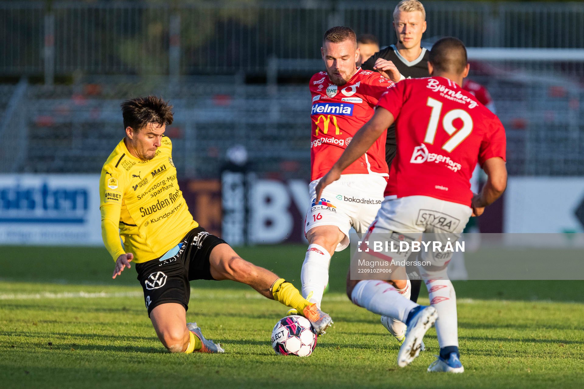 Mjällbys Jesper Gustavsson och Degerfors Rasmus Örqvist