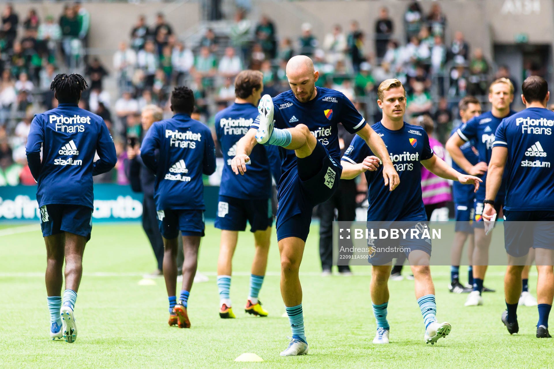 Djurgårdens spelare värmer upp