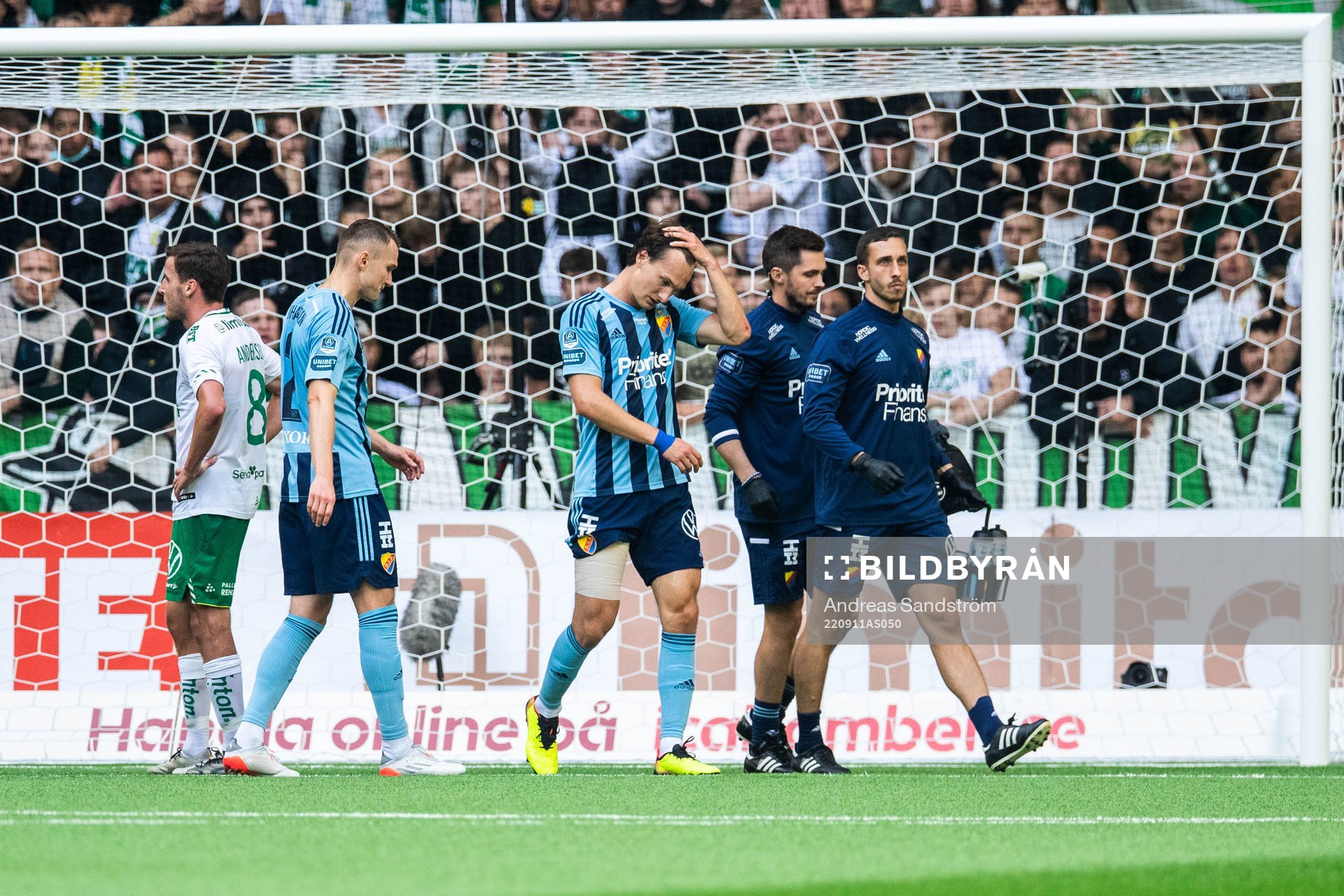 Djurgårdens Hjalmar Ekdal byts ut skadad