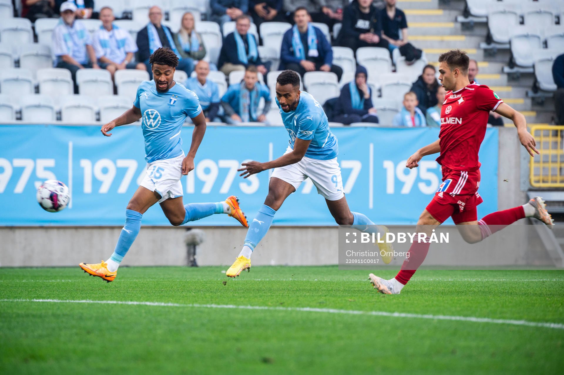 Malmö FFs Isaac Kiese Thelin och Joseph Ceesay och IFK