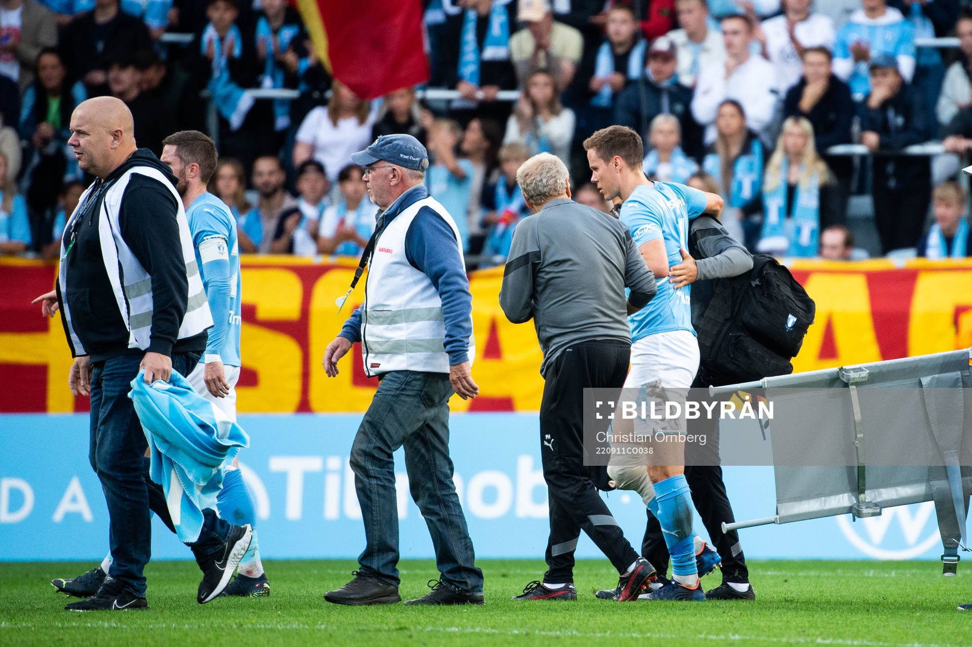 Malmö FFs Niklas Moisander byts ut skadad