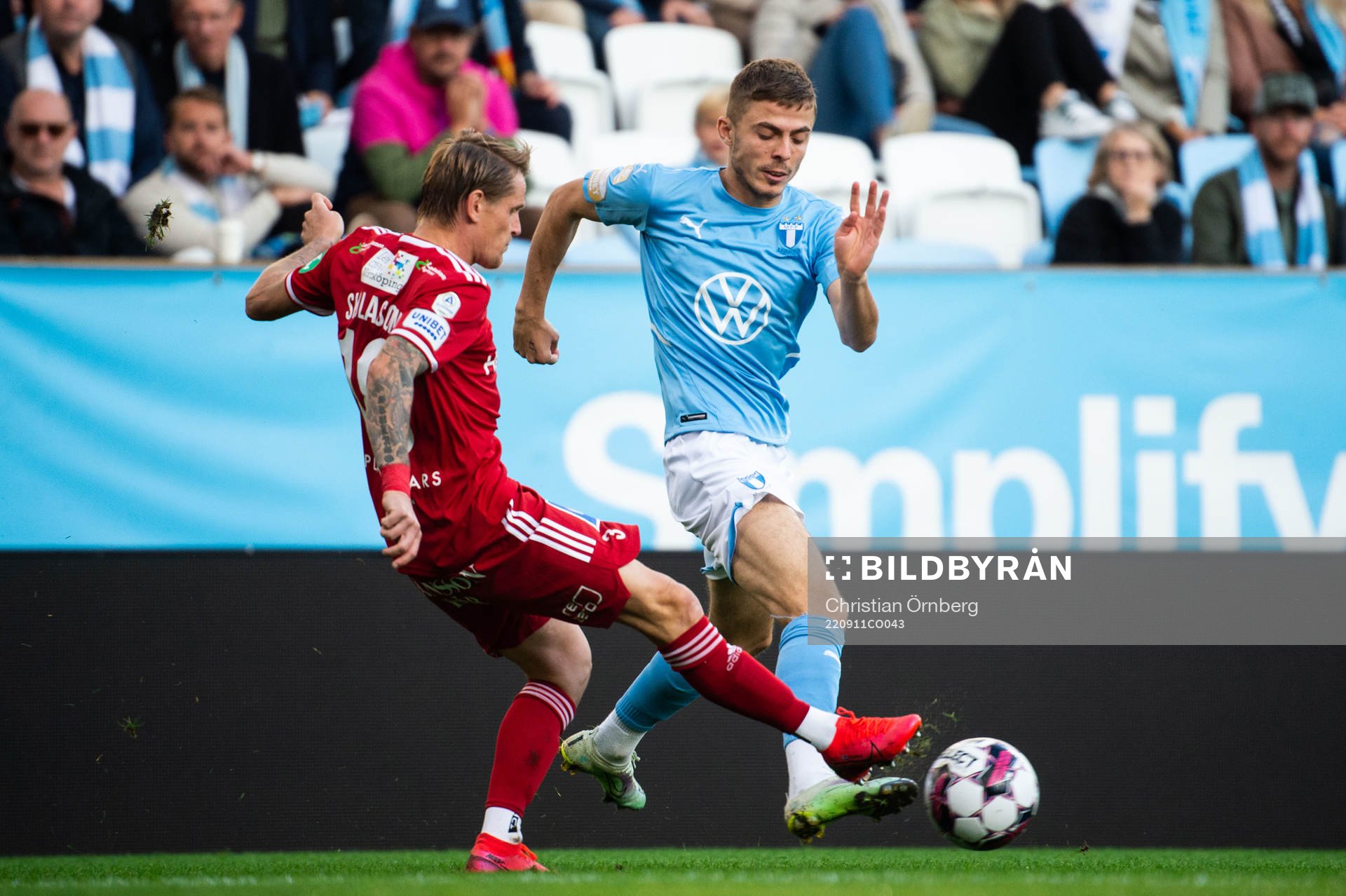 Malmö FFs Patriot Sejdiu och IFK Norrköpings Ari Freyr