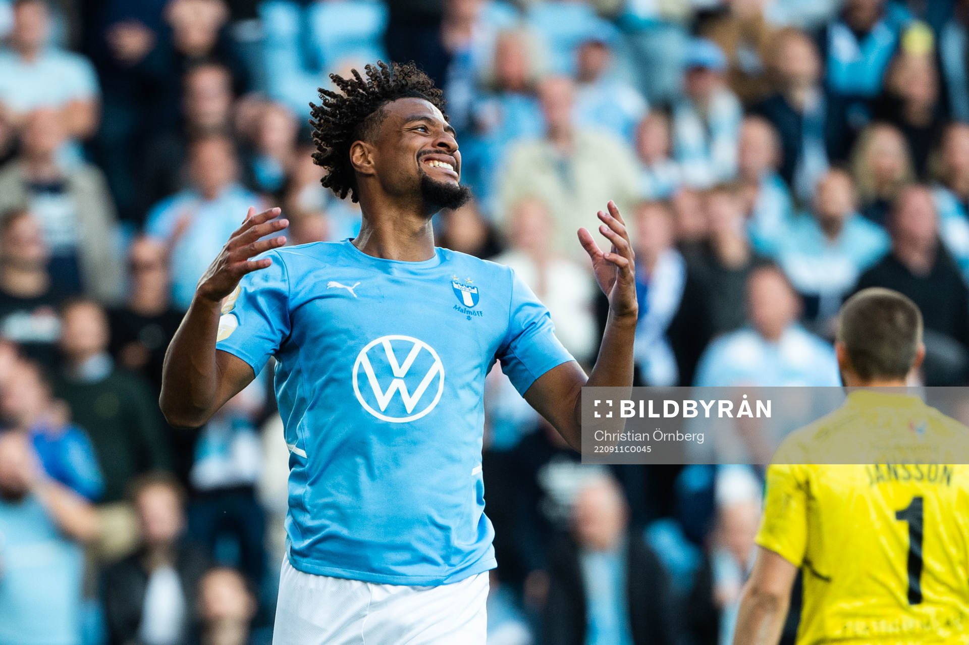 Malmö FFs Joseph Ceesay deppar
