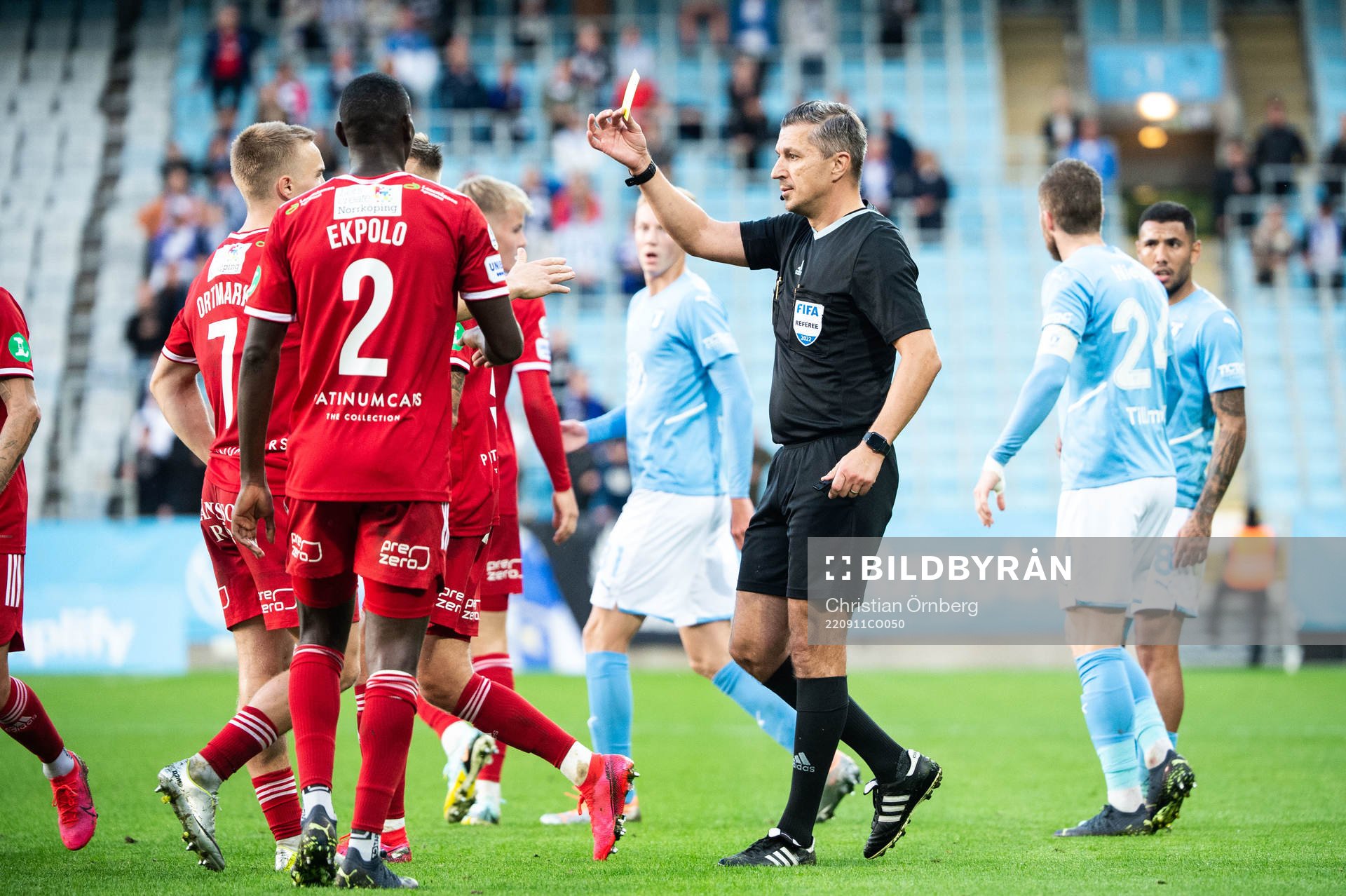 Domare Bojan Pandzic tilldelar IFK Norrköpings Jacob