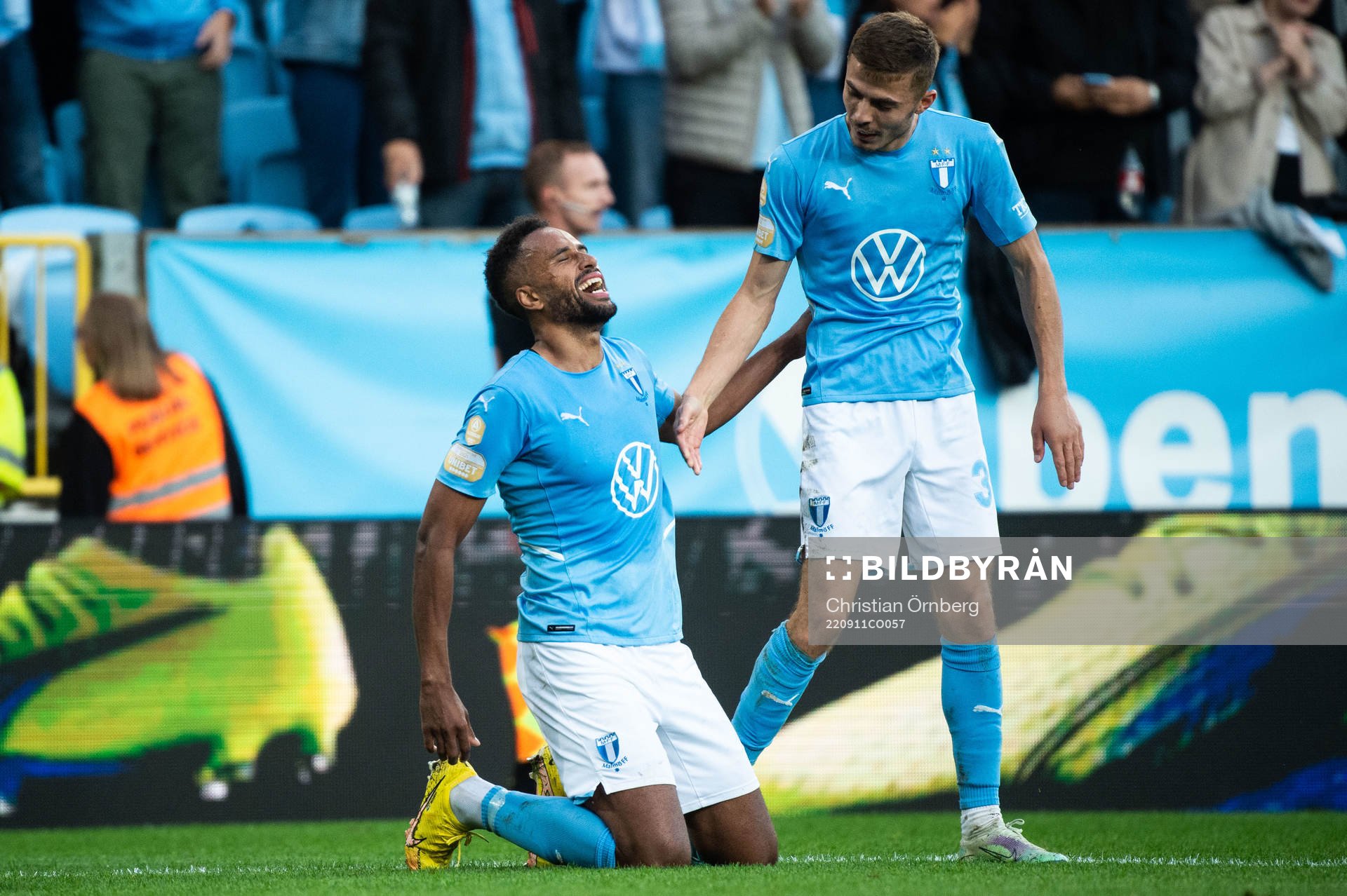 Malmö FFs Isaac Kiese Thelin och Patriot Sejdiu jublar