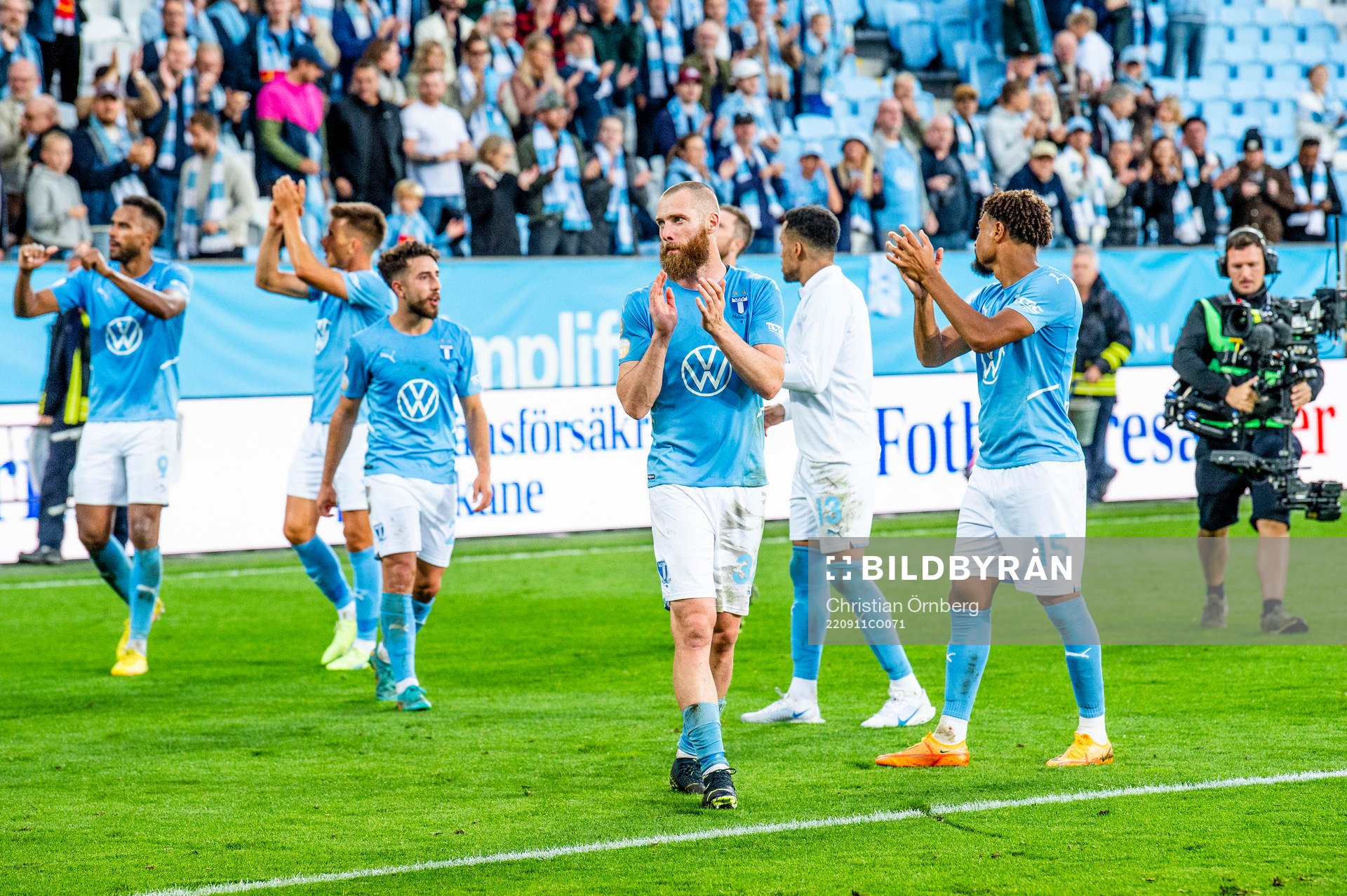 Malmö FFs Jo Inge Berget jublar med lagkamraterna