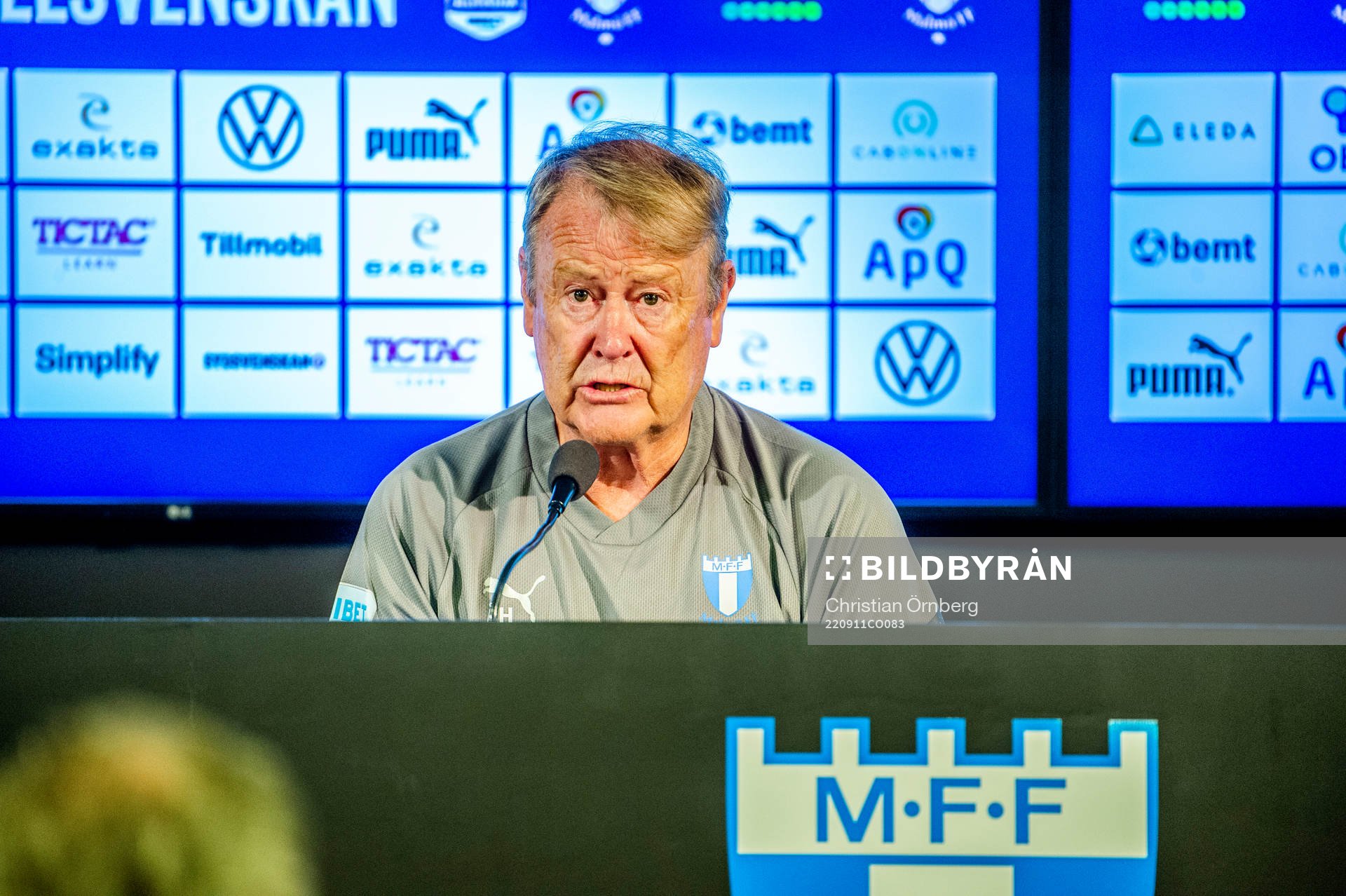 Malmö FFs tränare Åge Hareide på en presskonferens