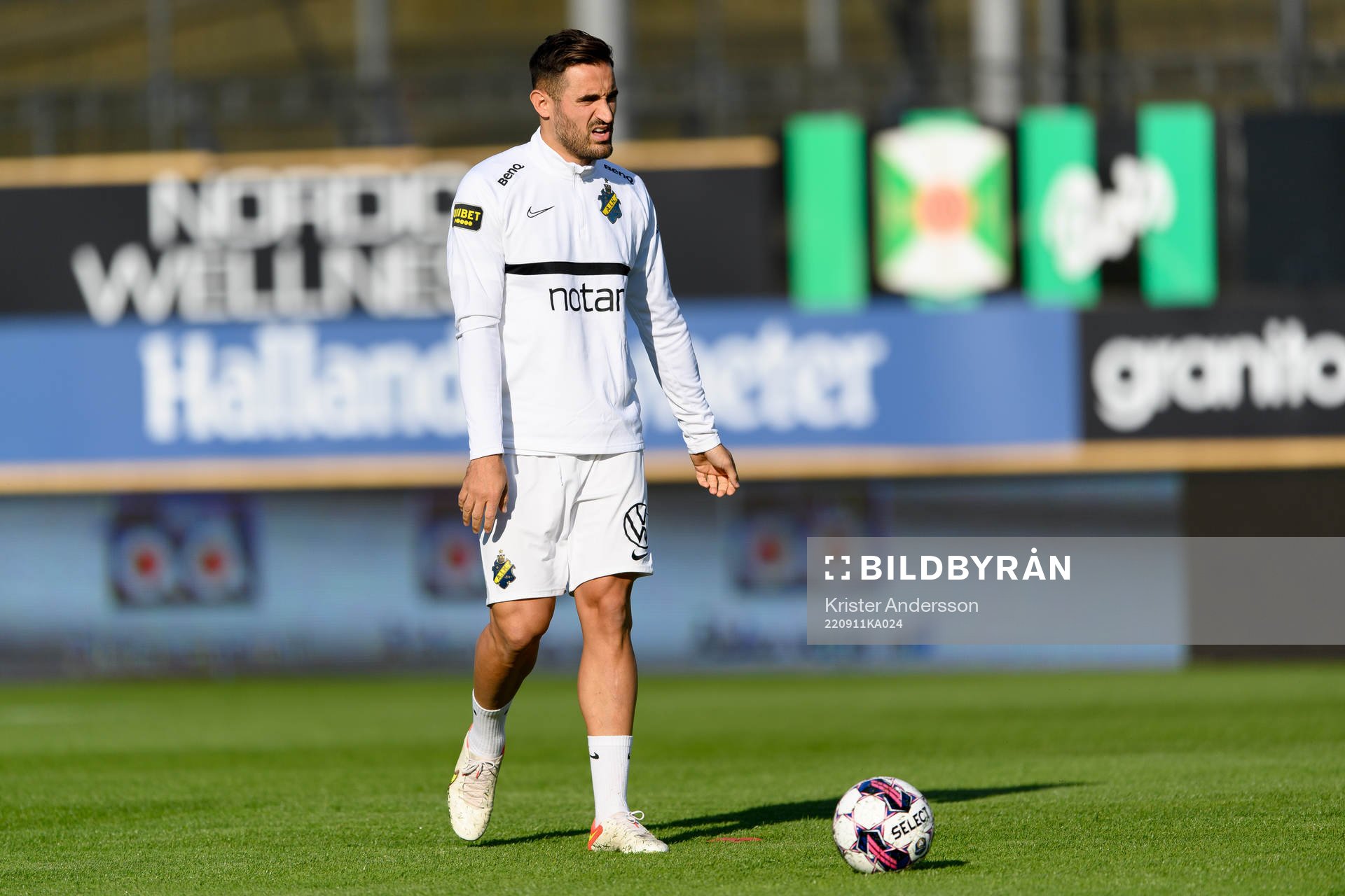 s Sotirios Papagiannopoulos före fotbollsmatchen i