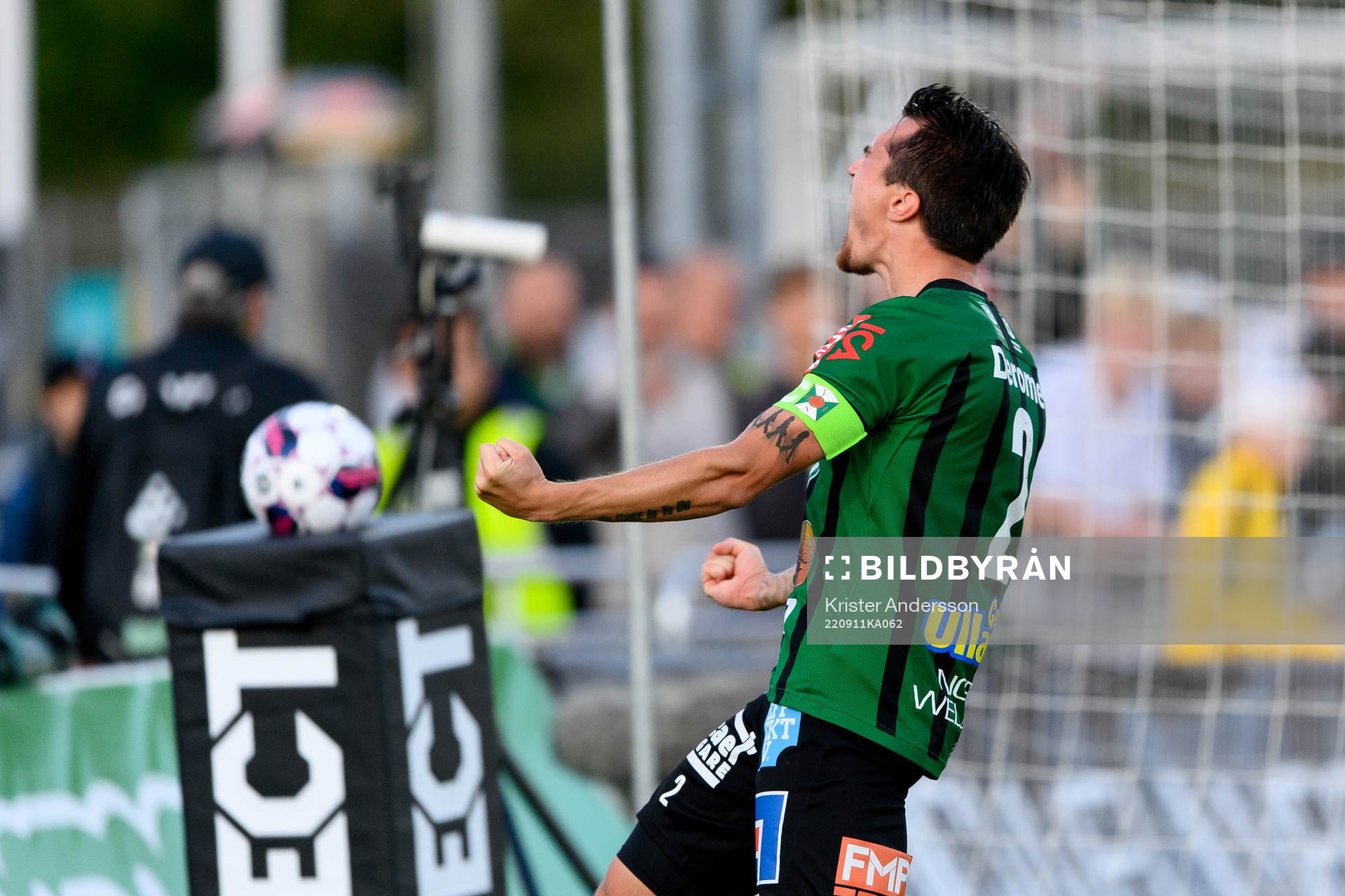 Varbergs Jon Birkfeldt jublar
