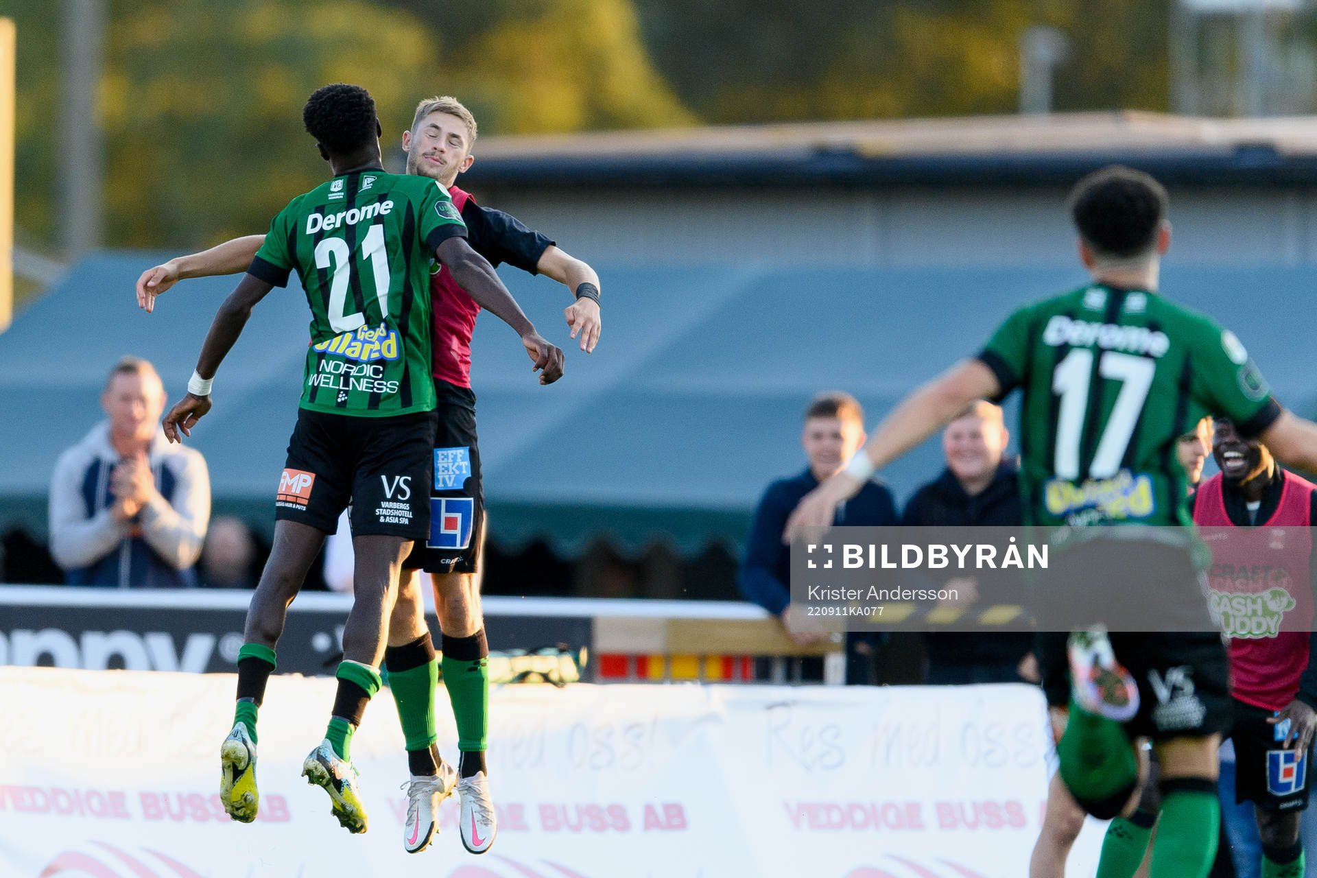 Varbergs Filipe Sisse jublar med Oliver Alfonsi