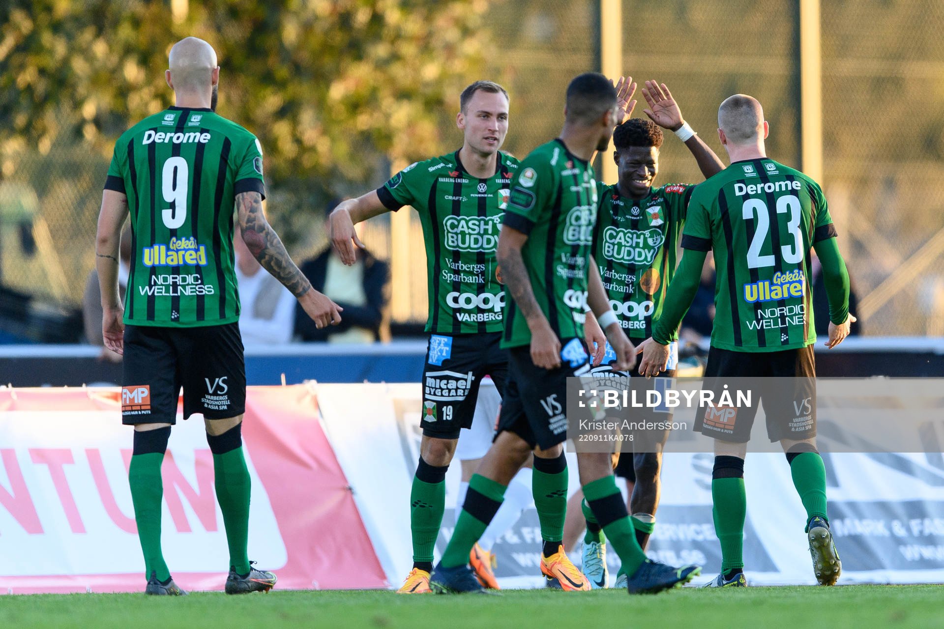 Varbergs Filipe Sisse jublar med laget