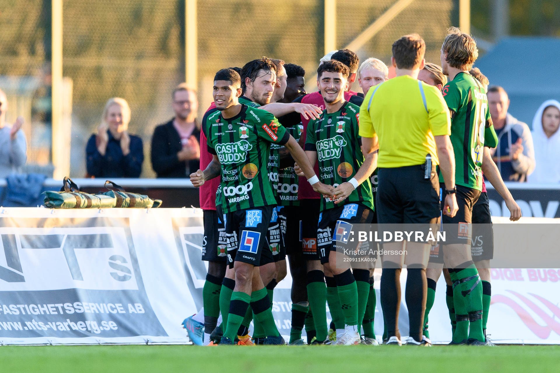 Varbergs spelare jublar