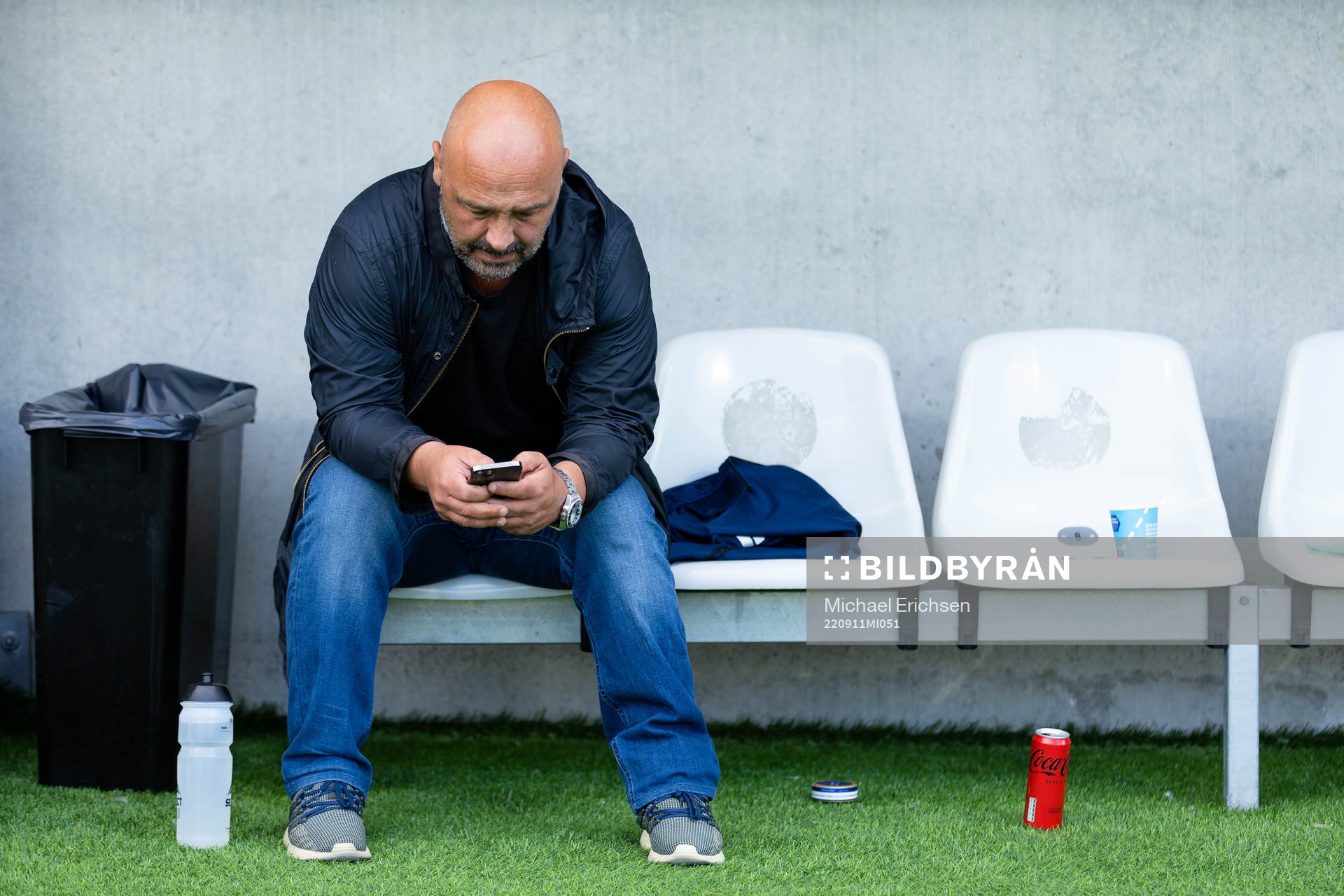 Utsiktens manager Bosko Orovic innan fotbollsmatchen i