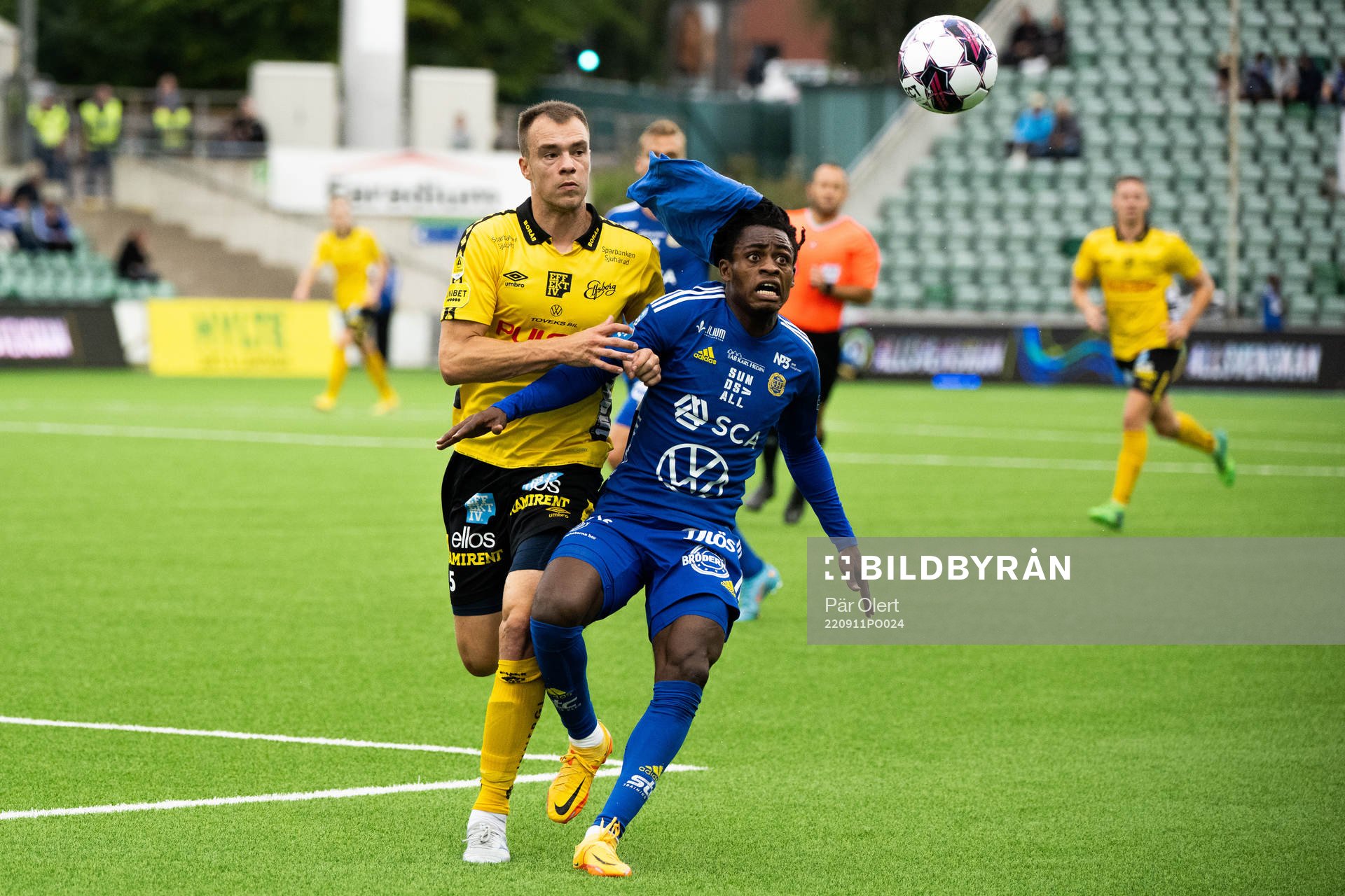 Elfsborgs Leo Väisänen och Sundsvalls Ronaldo Damus