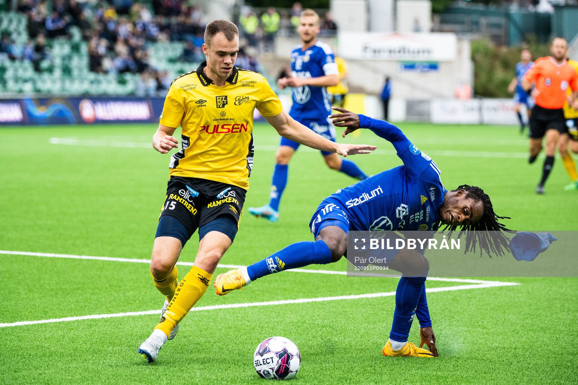 Elfsborgs Leo Väisänen och GIF Sundsvalls Ronaldo Damus