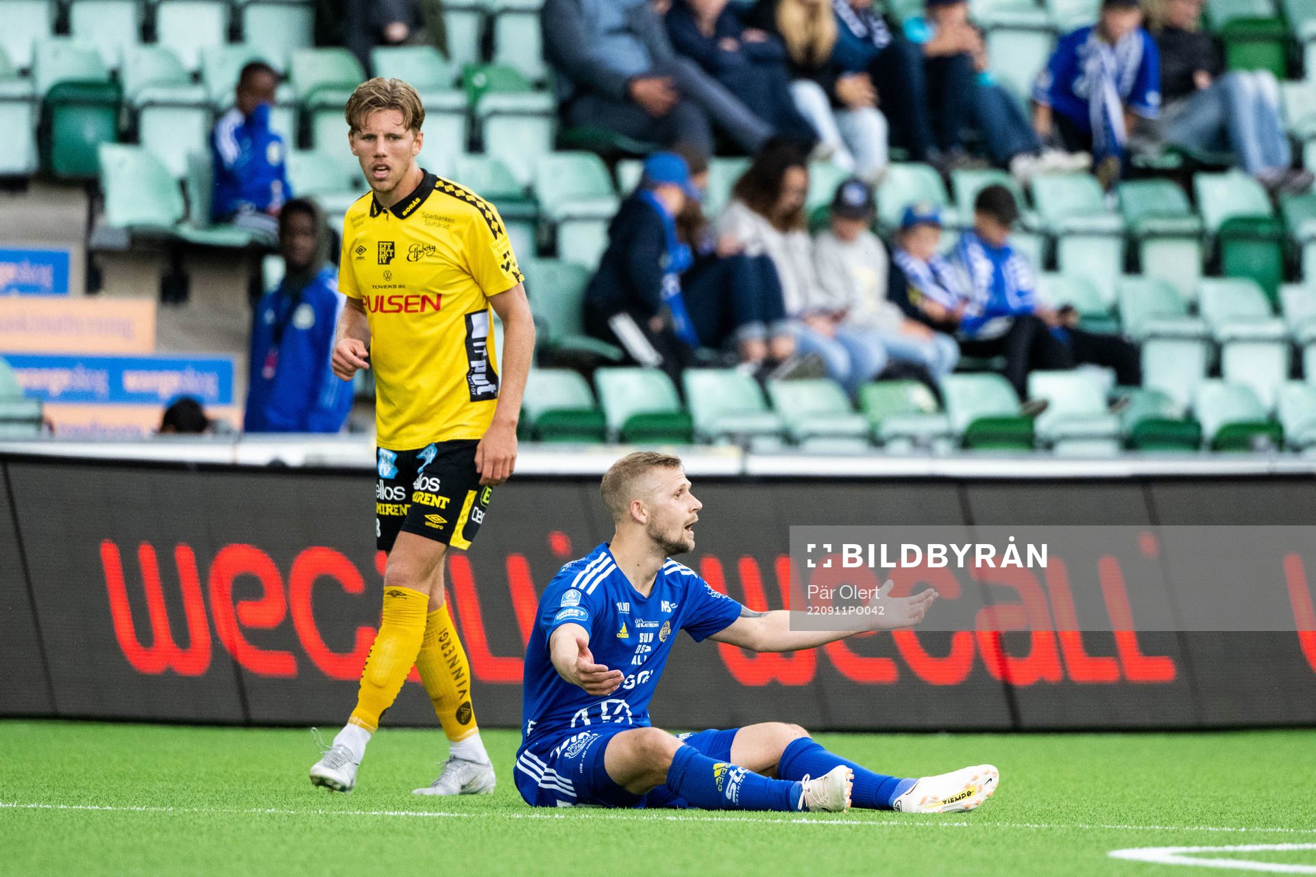 GIF Sundsvalls Erik Andersson reagerar på domslut under fotbollsmatchen i Allsvenskan mellan GIF Sundsvall och Elfsborg den 11 september 2022 i Sundsvall.