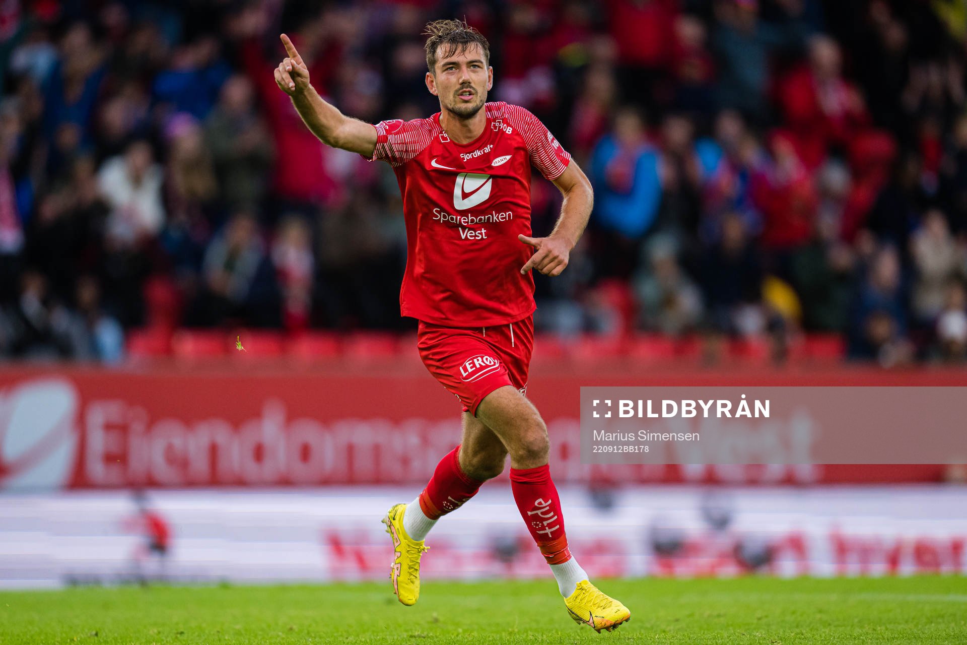 Fredrik Pallesen Knudsen of Brann celebrates