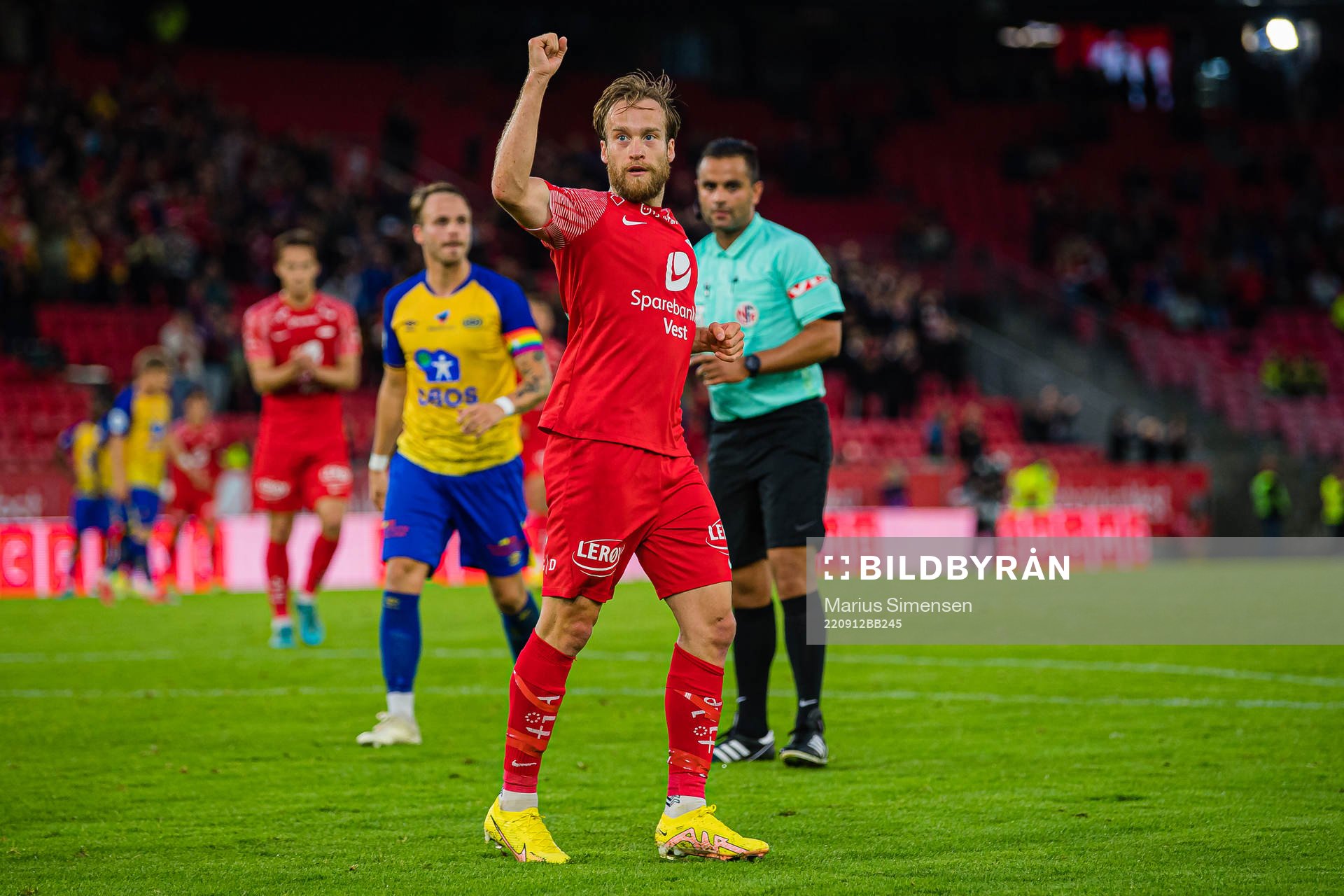 Bård Finne of Brann celebrates