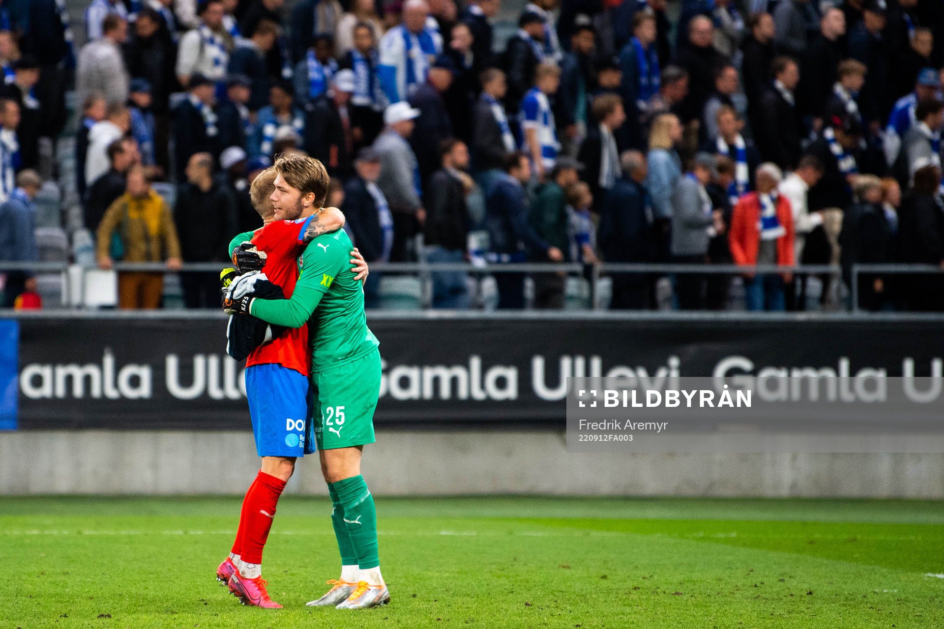 Helsingborgs Philip Rejnhold och målvakt Kalle Joelsson