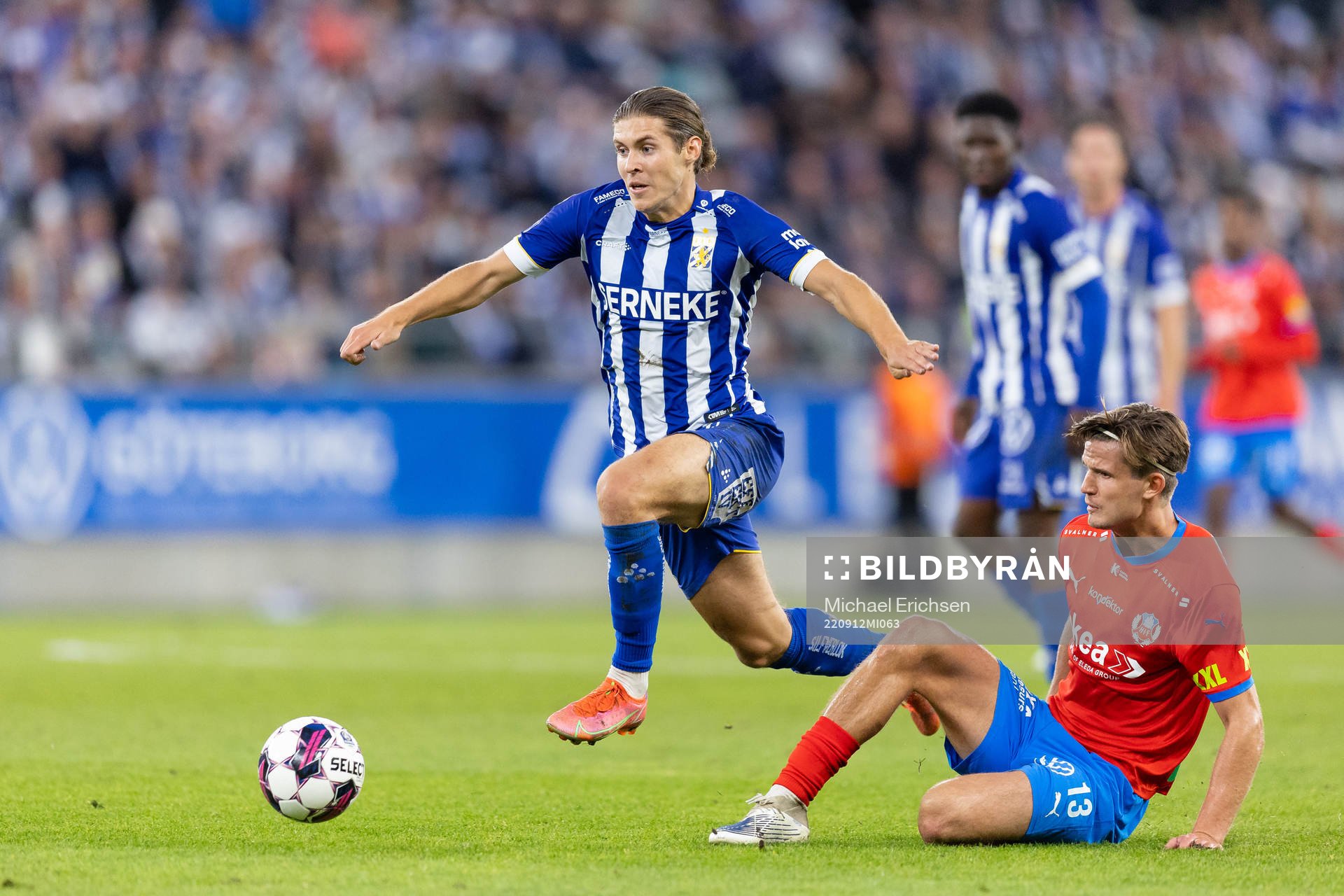 IFK Göteborgs Eman Markovic och Helsingborgs Wilhelm Loeper
