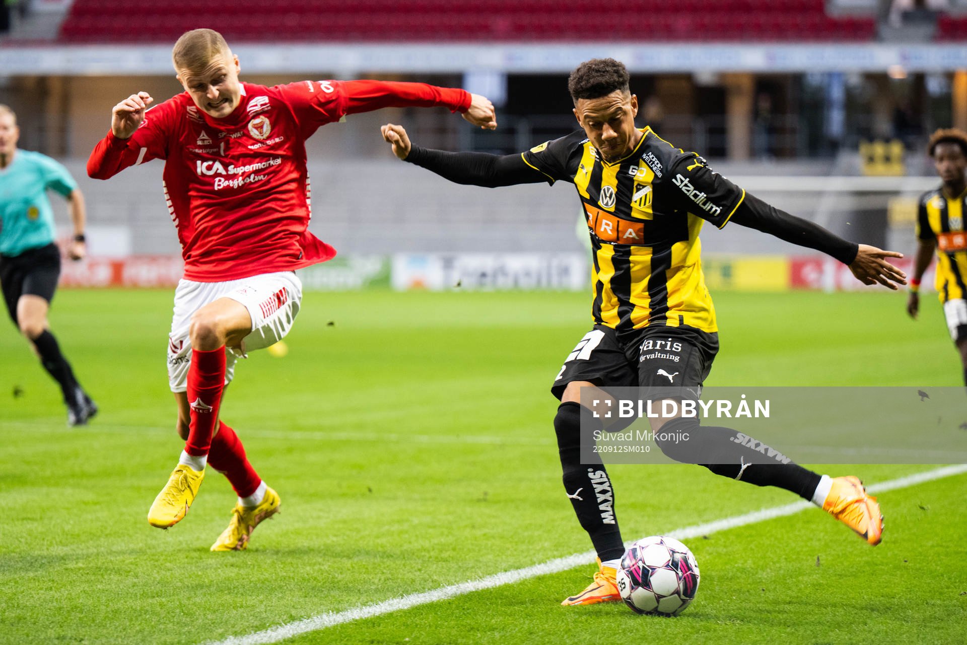 Kalmars David Kristjan Olafsson och Häckens Tobias Sana