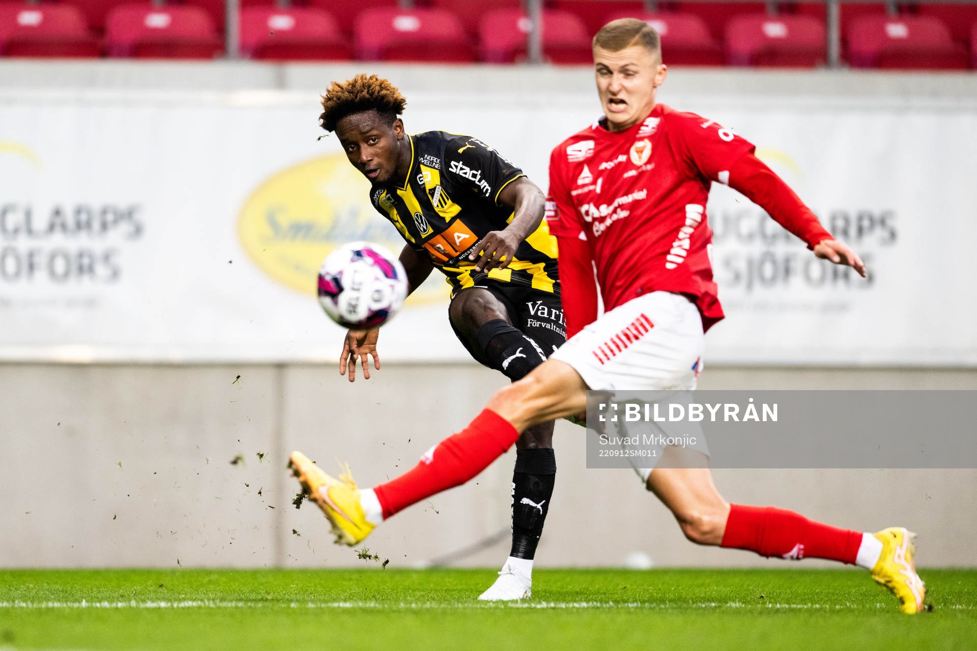 Häckens Ibrahim Sadiq och Kalmars David Kristjan Olafsson